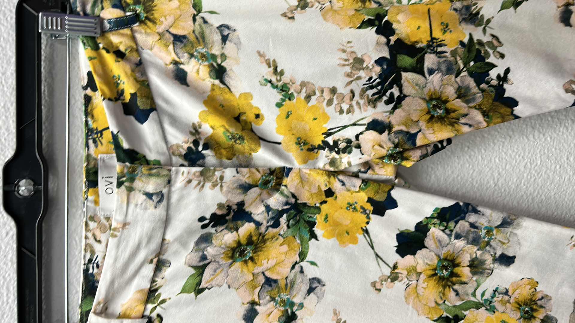 Photo 1 of NWT WOMEN'S SIZE SMALL FLORAL PRINT PANTS 