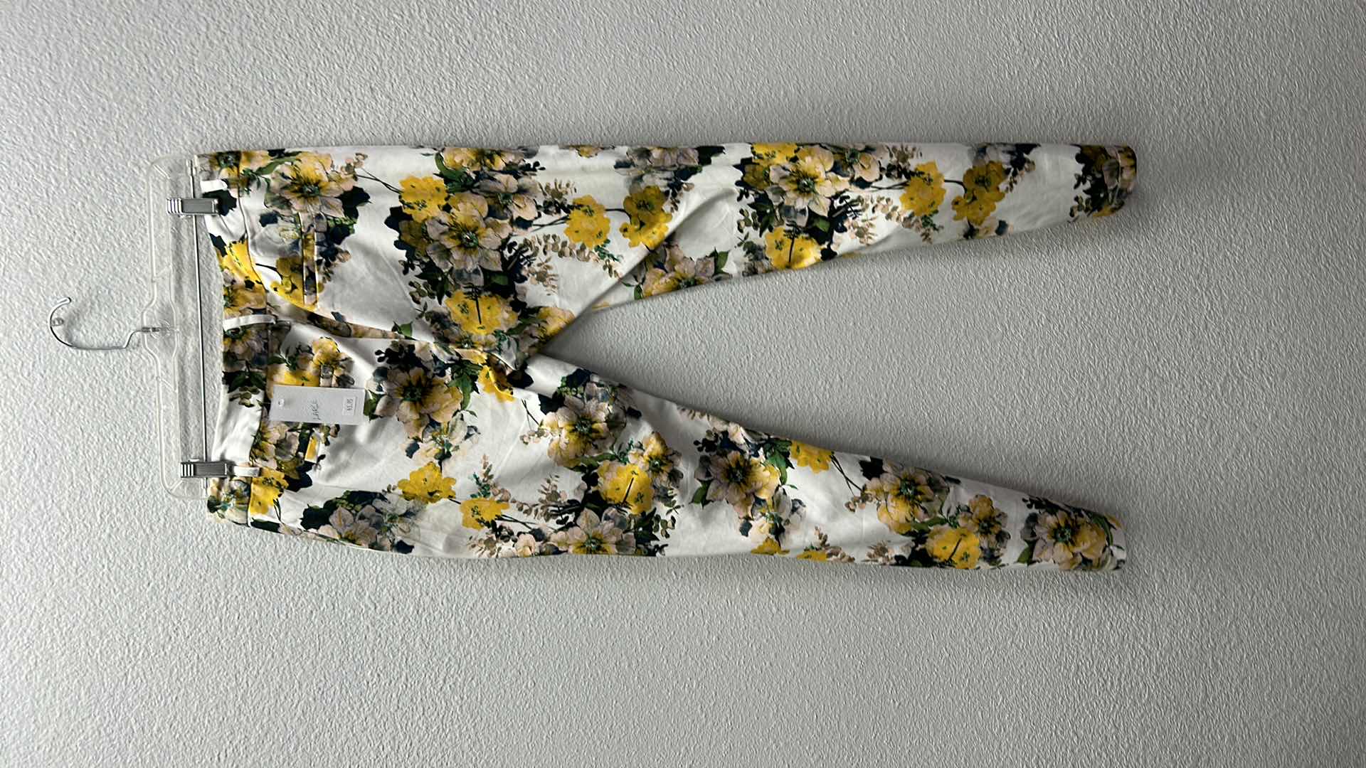 Photo 1 of NWT WOMEN'S SIZE LARGE FLORAL PRINT PANTS