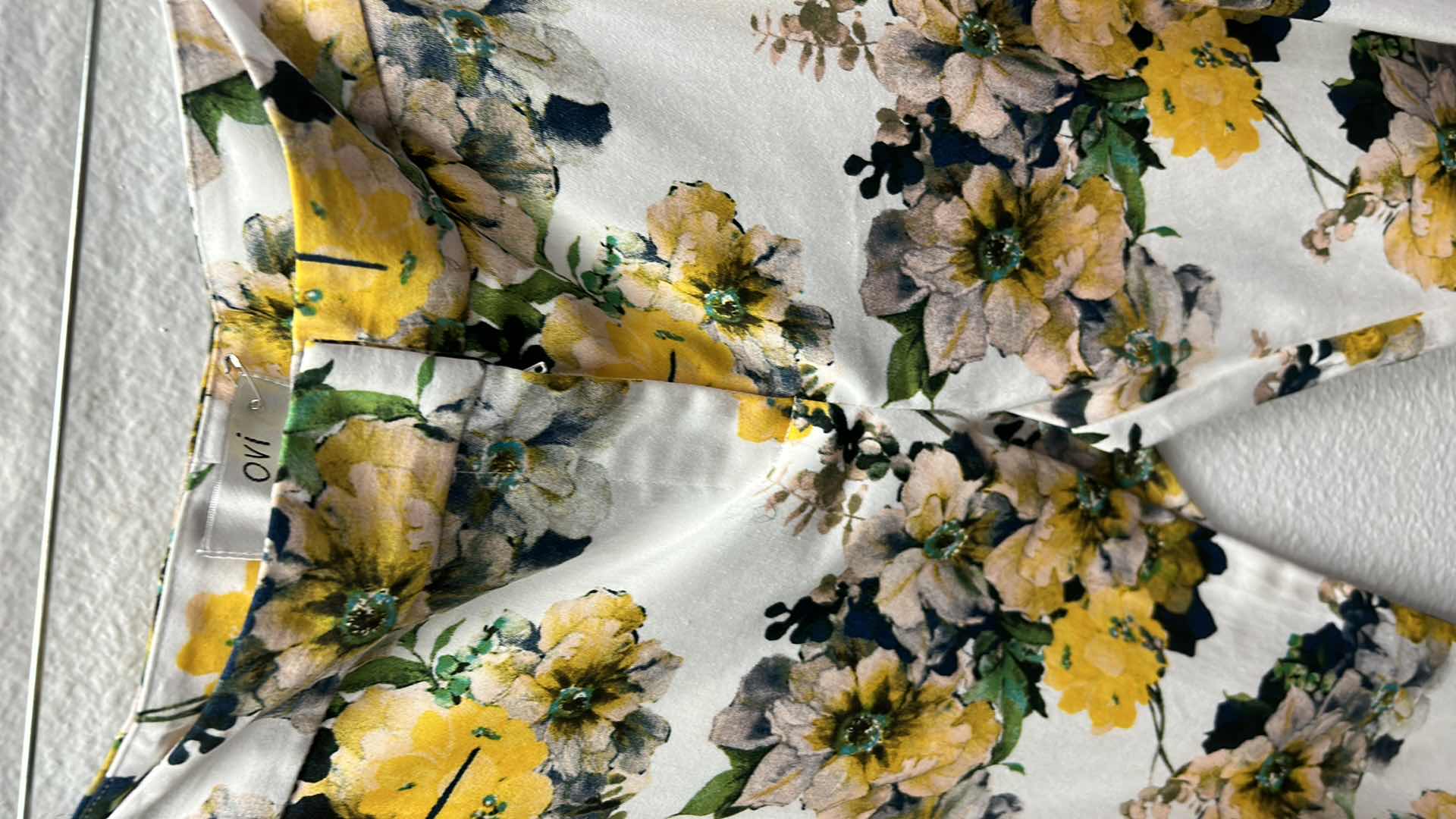 Photo 1 of NWT WOMEN'S SIZE LARGE FLORAL PRINT PANTS