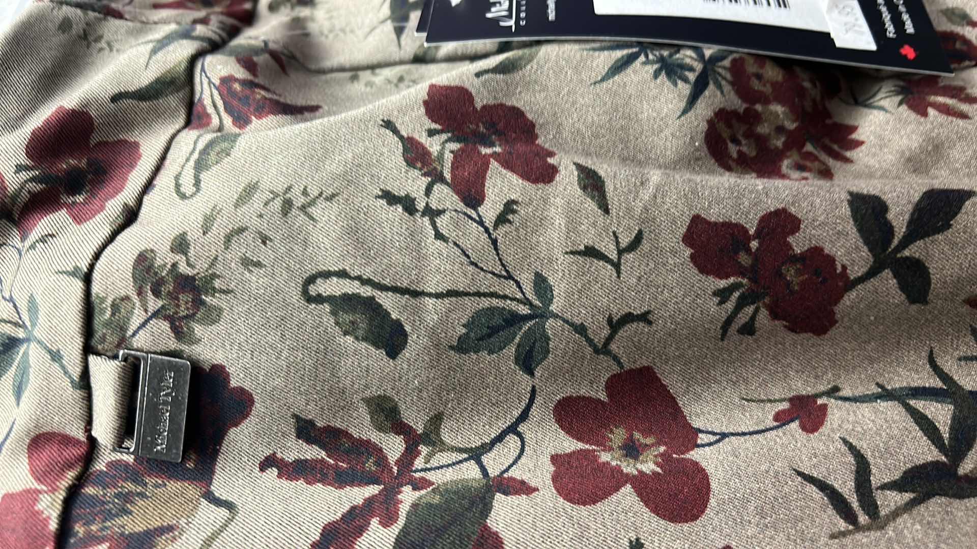 Photo 3 of NWT WOMEN'S SIZE 14 28" INSEAM, MICHAEL TYLER FLORAL PANTS