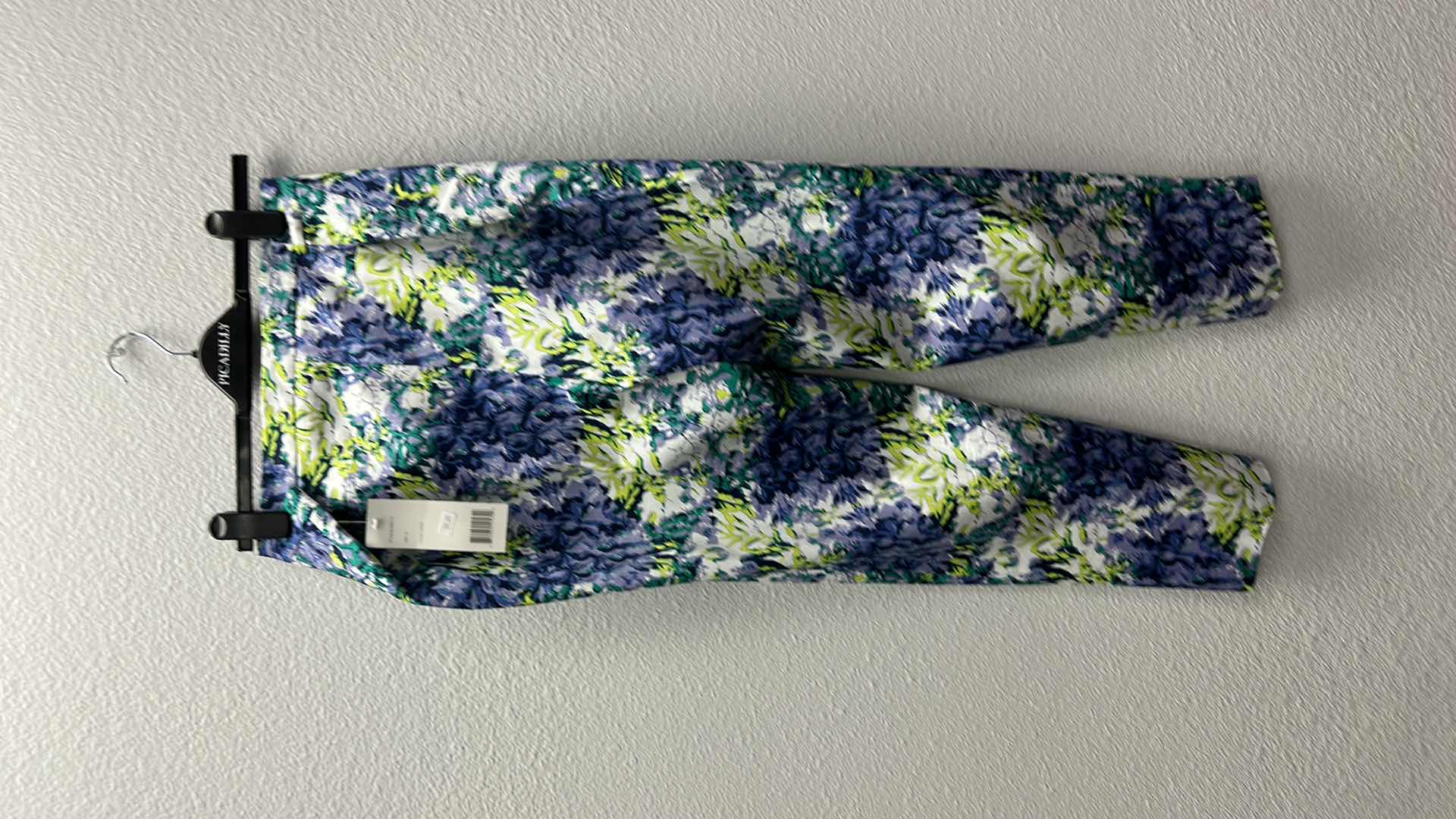Photo 1 of NWT WOMEN'S SIZE16 FLORAL PANTS $39.95