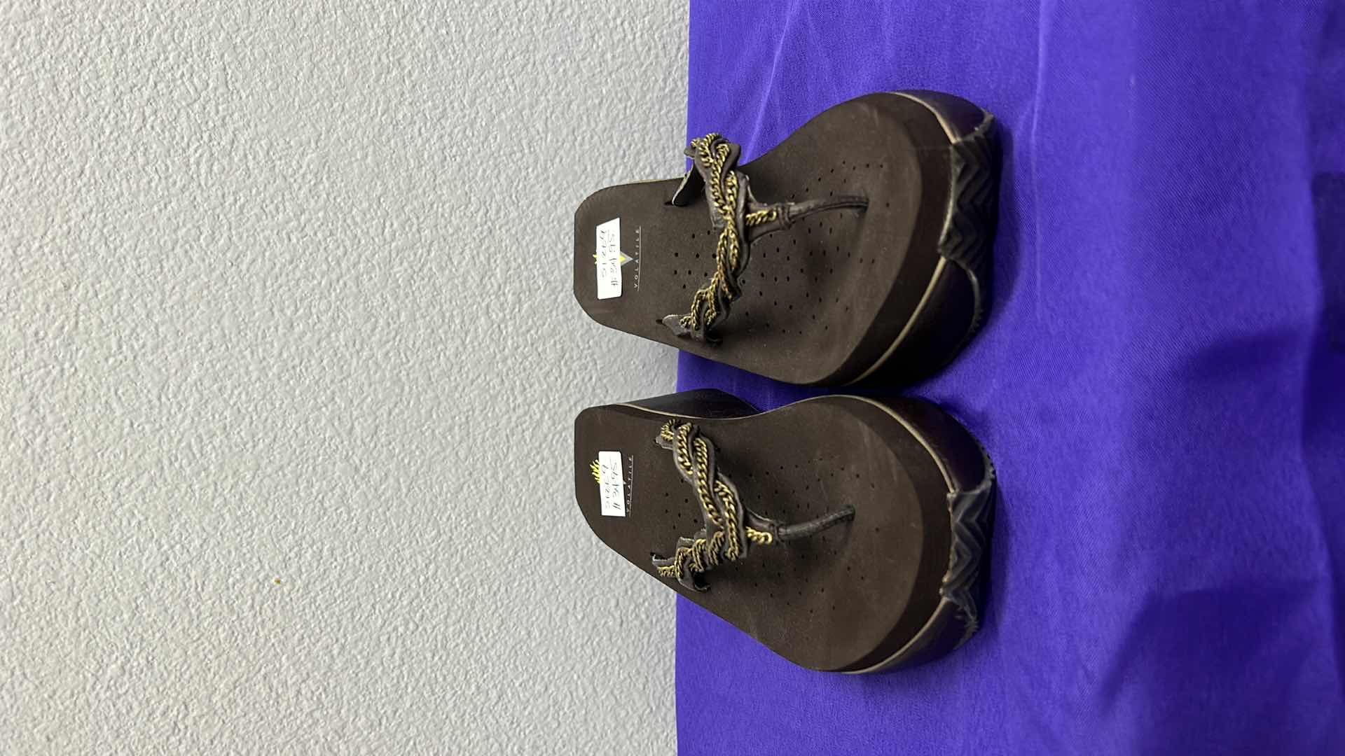 Photo 1 of NWT WOMEN'S SIZE 9 - 3 PAIRS FLIP-FLOPS $34.95 EACH