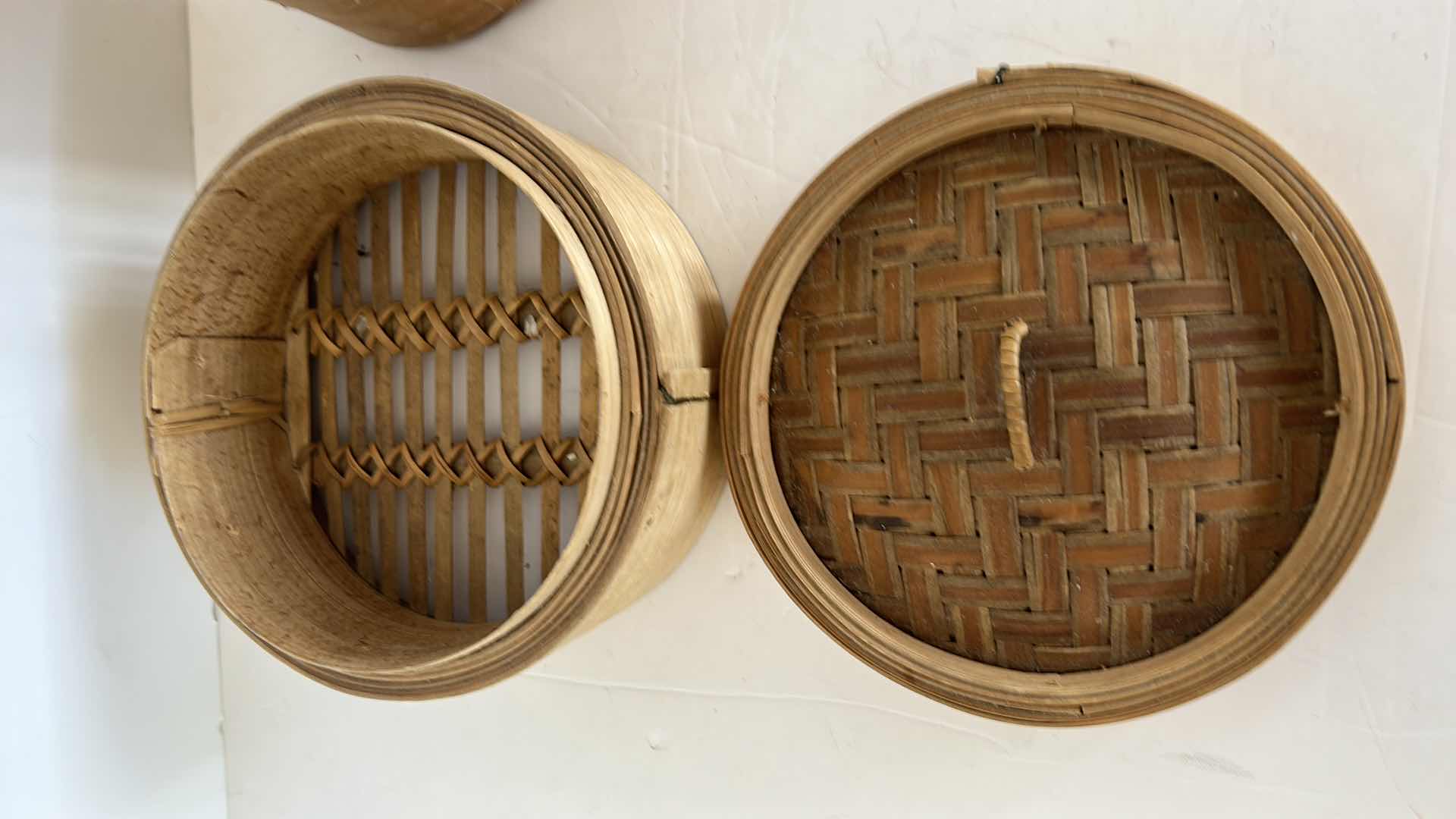 Photo 1 of 4 -  CHINESE WOVEN WICKER VEGTABLE STEAMING BASKETS. LARGEST 7” x 4”