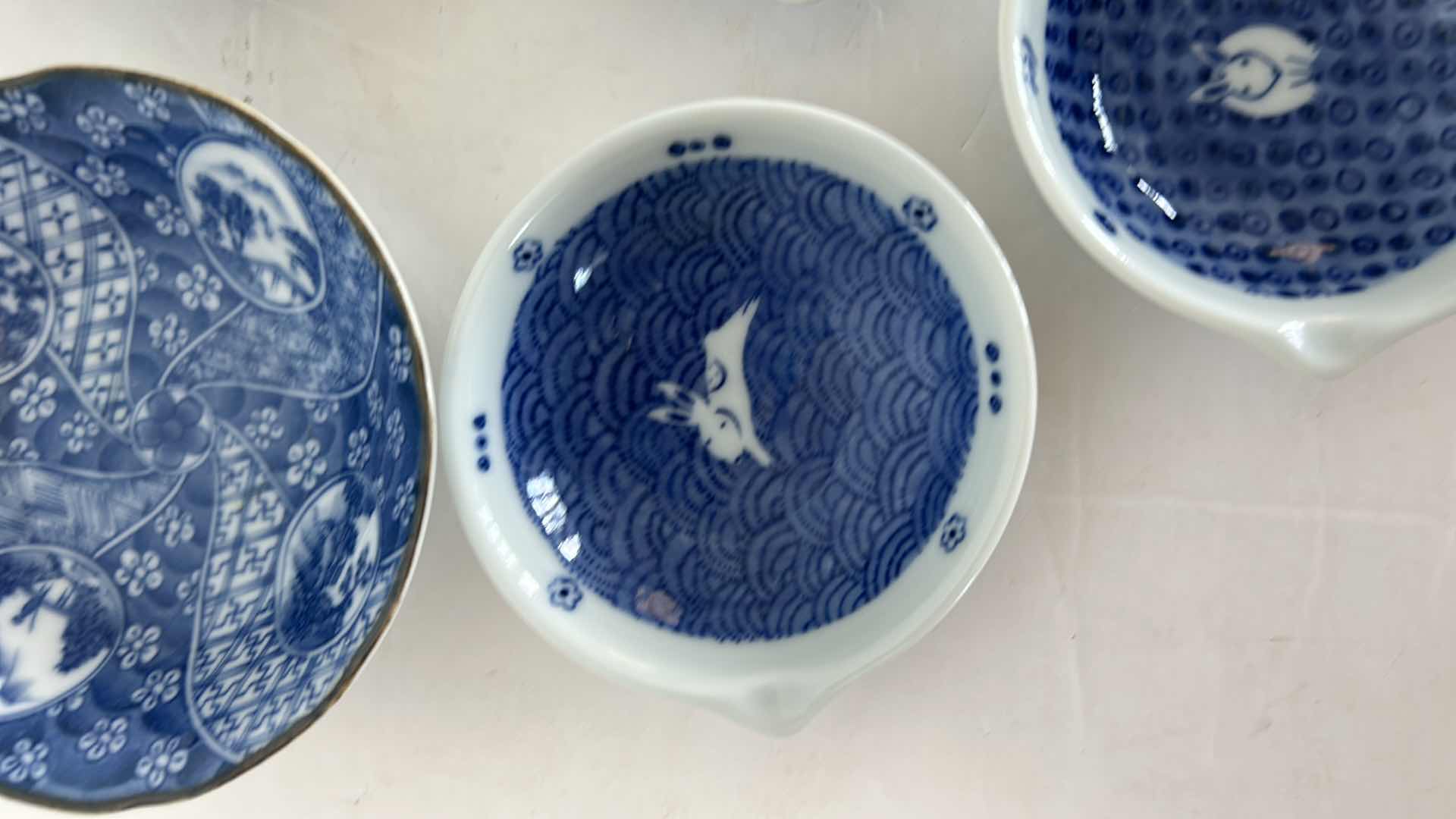 Photo 5 of 7 - BLUE AND WHITE JAPANESE PORCELAIN BOWLS (4 TAKAHASHI) LARGEST  4 1/4”