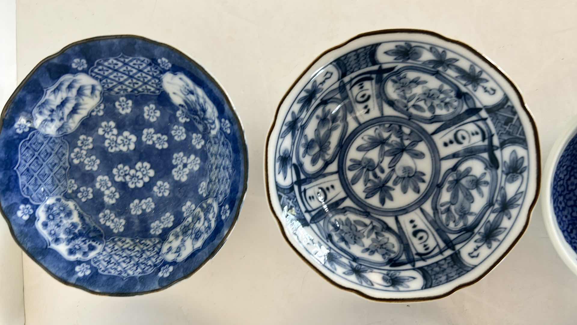 Photo 4 of 7 - BLUE AND WHITE JAPANESE PORCELAIN BOWLS (4 TAKAHASHI) LARGEST  4 1/4”