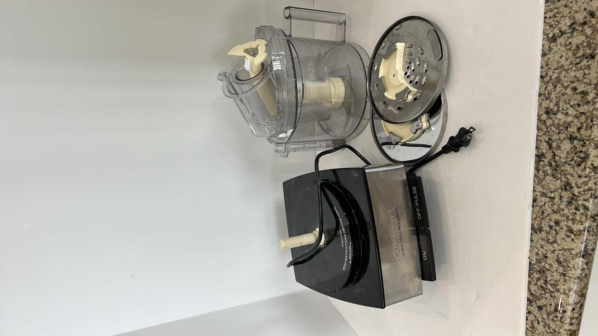 Photo 4 of KITCHEN APPLICANCE - CUISINART 14 CUP FOOD PROCESSOR WITH ACCESSORIES 