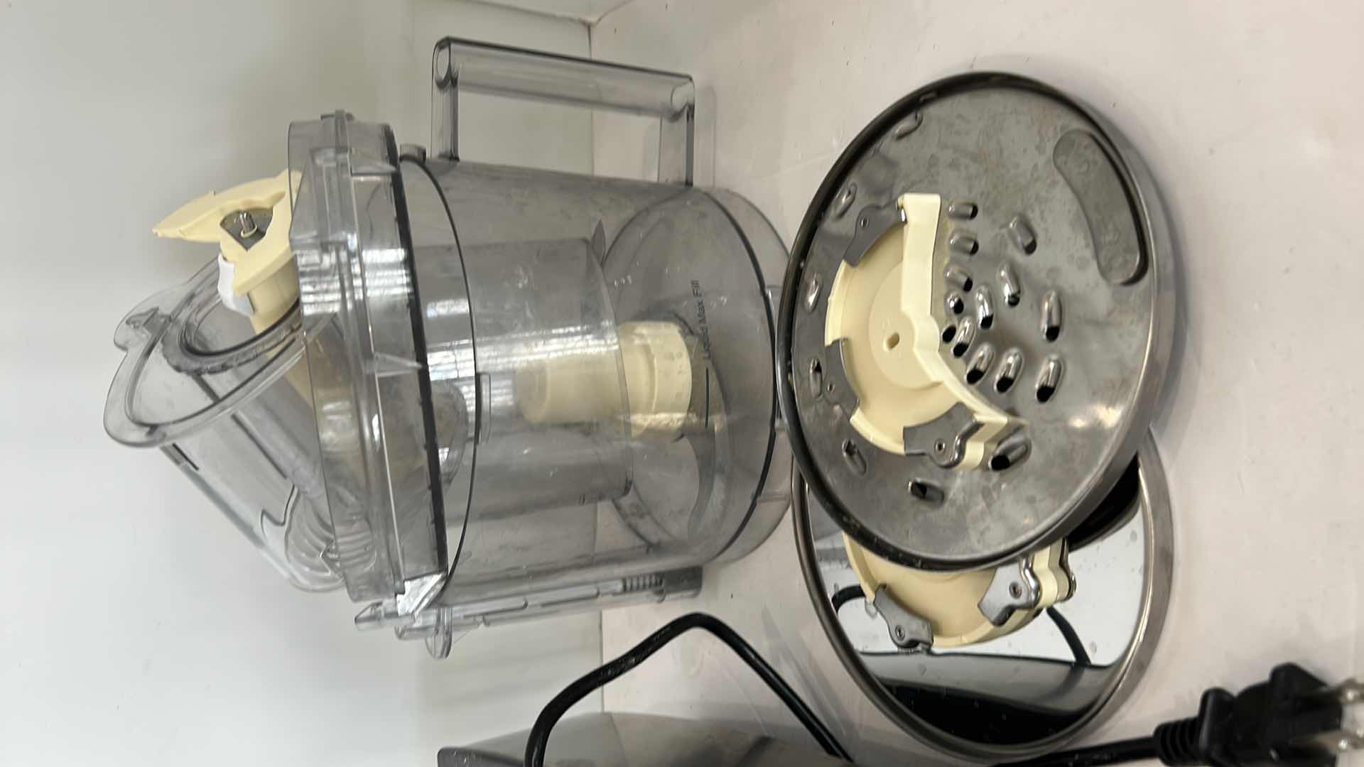 Photo 1 of KITCHEN APPLICANCE - CUISINART 14 CUP FOOD PROCESSOR WITH ACCESSORIES 