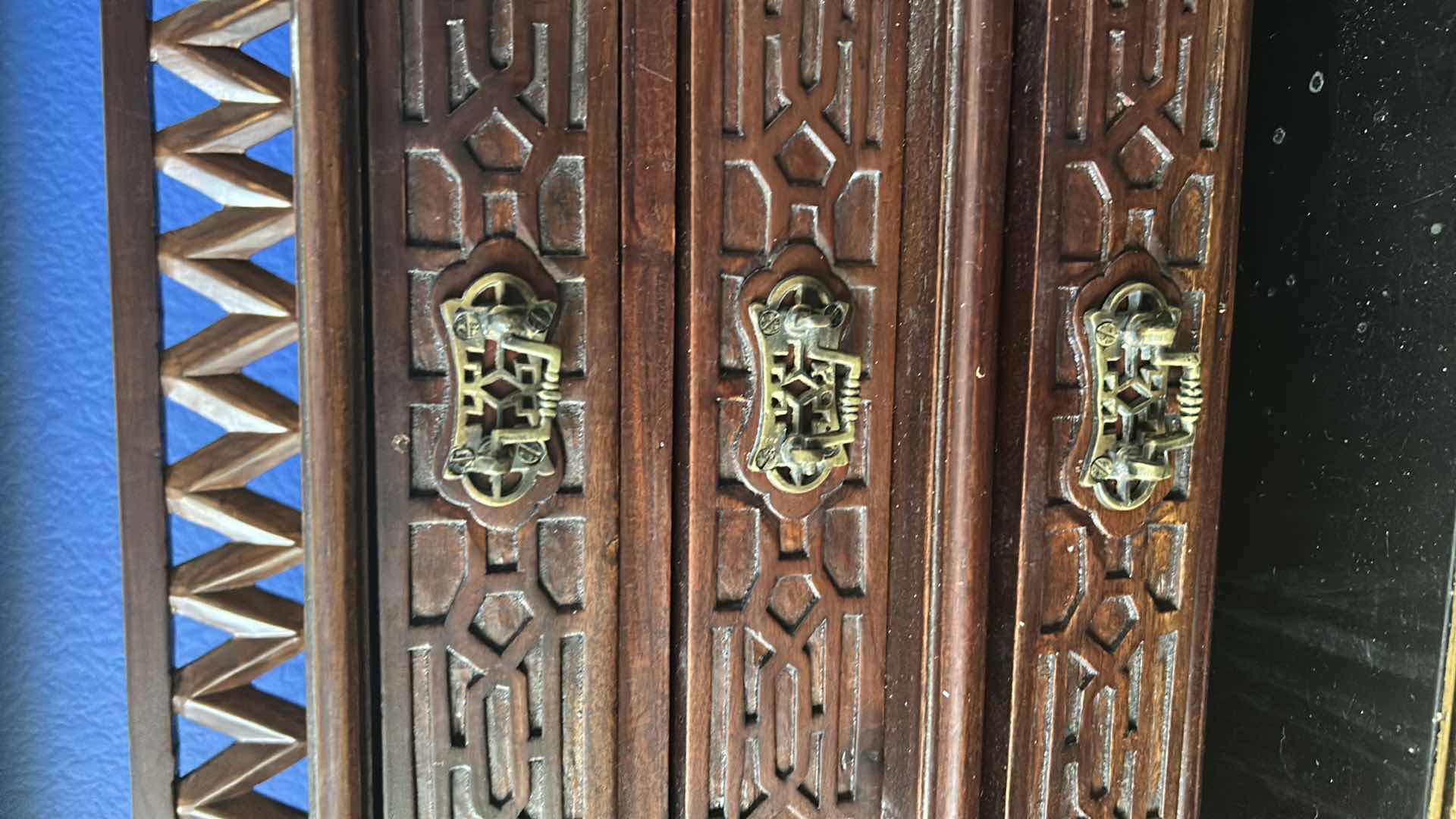 Photo 1 of LARGE VINTAGE CHINESE ORNATELY CARVED WOOD DESK TOPPER