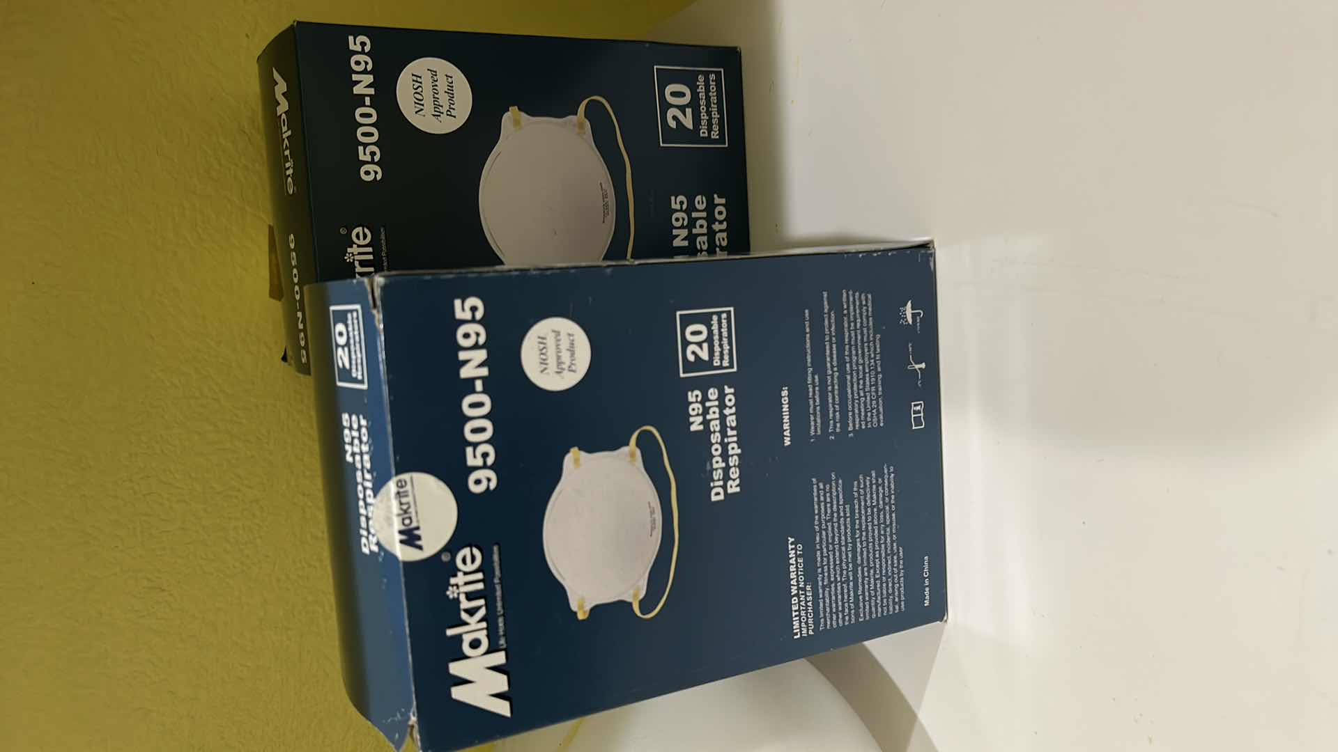 Photo 1 of MEDICAL SUPPLIES - VICKS HUMIDIFIER AND 4 NEW BAGS/BOXES OF N95 MASKS