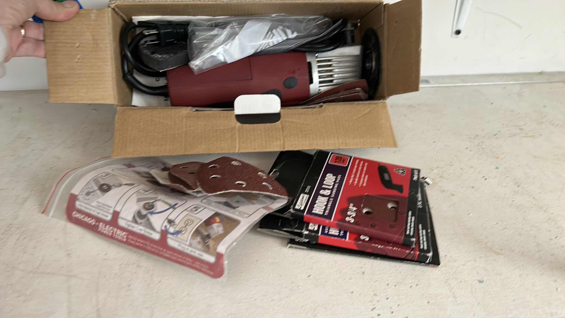 Photo 1 of OSCILLATING MULTIFUNCTION POWER TOOL