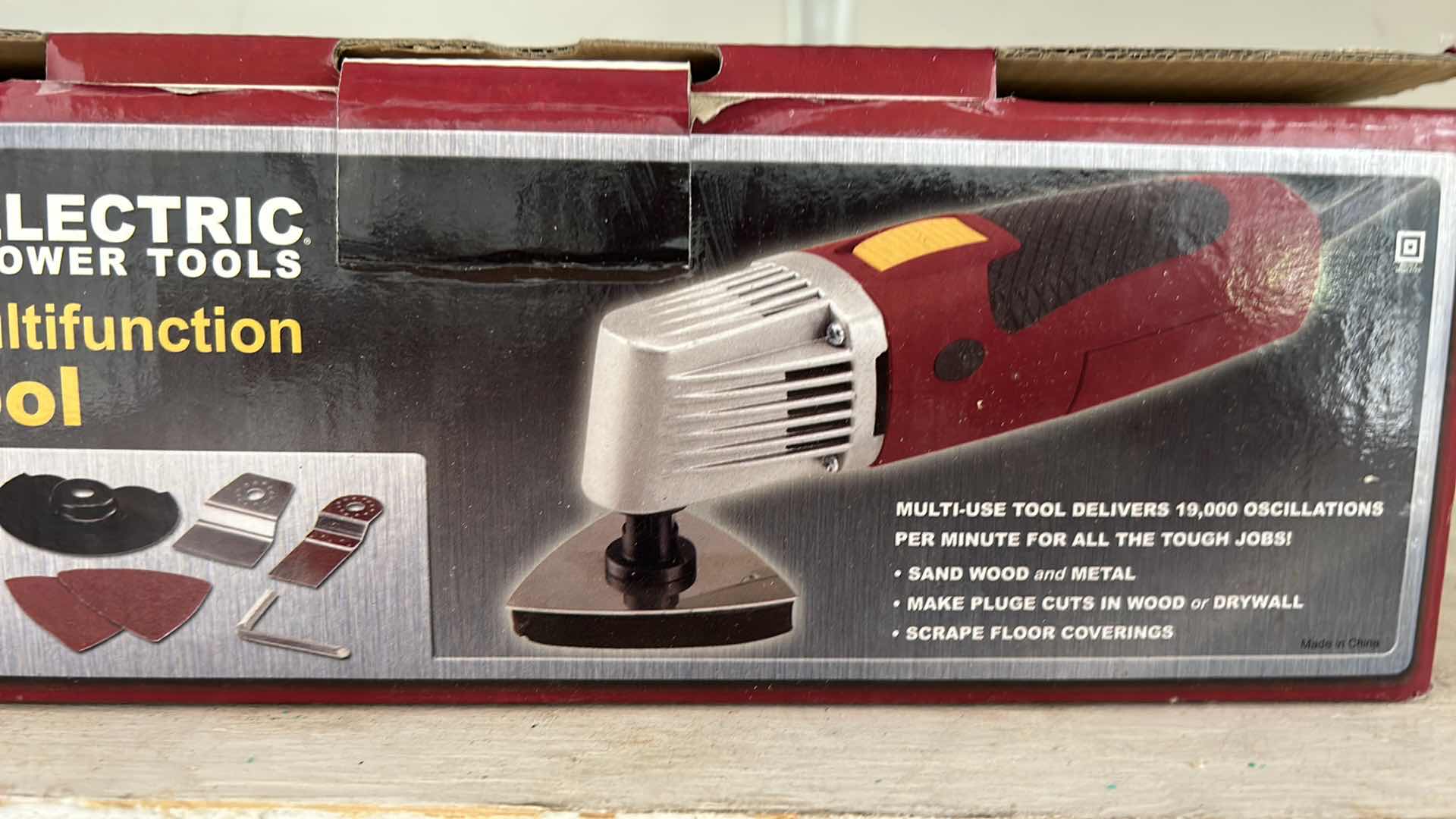 Photo 1 of OSCILLATING MULTIFUNCTION POWER TOOL