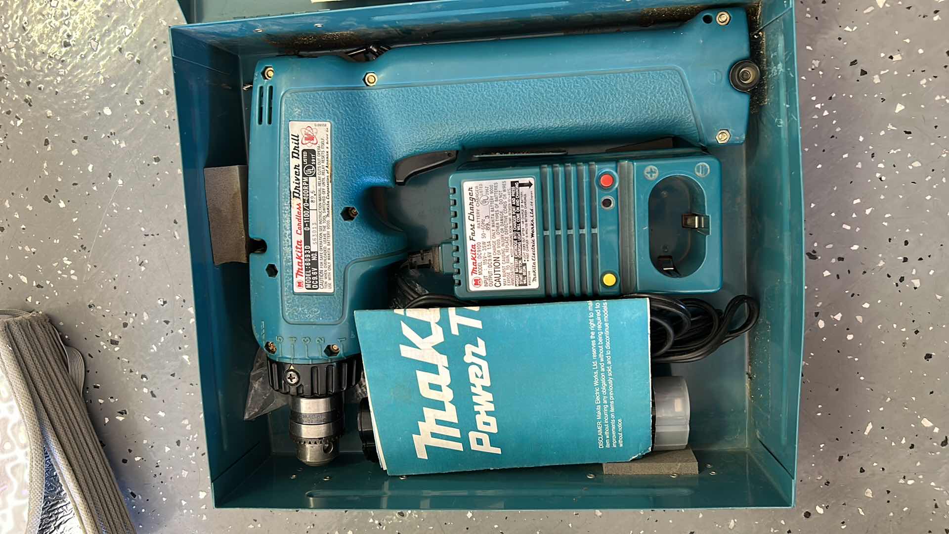 Photo 6 of MAKITA CORDLESS DRIVER DRILL
