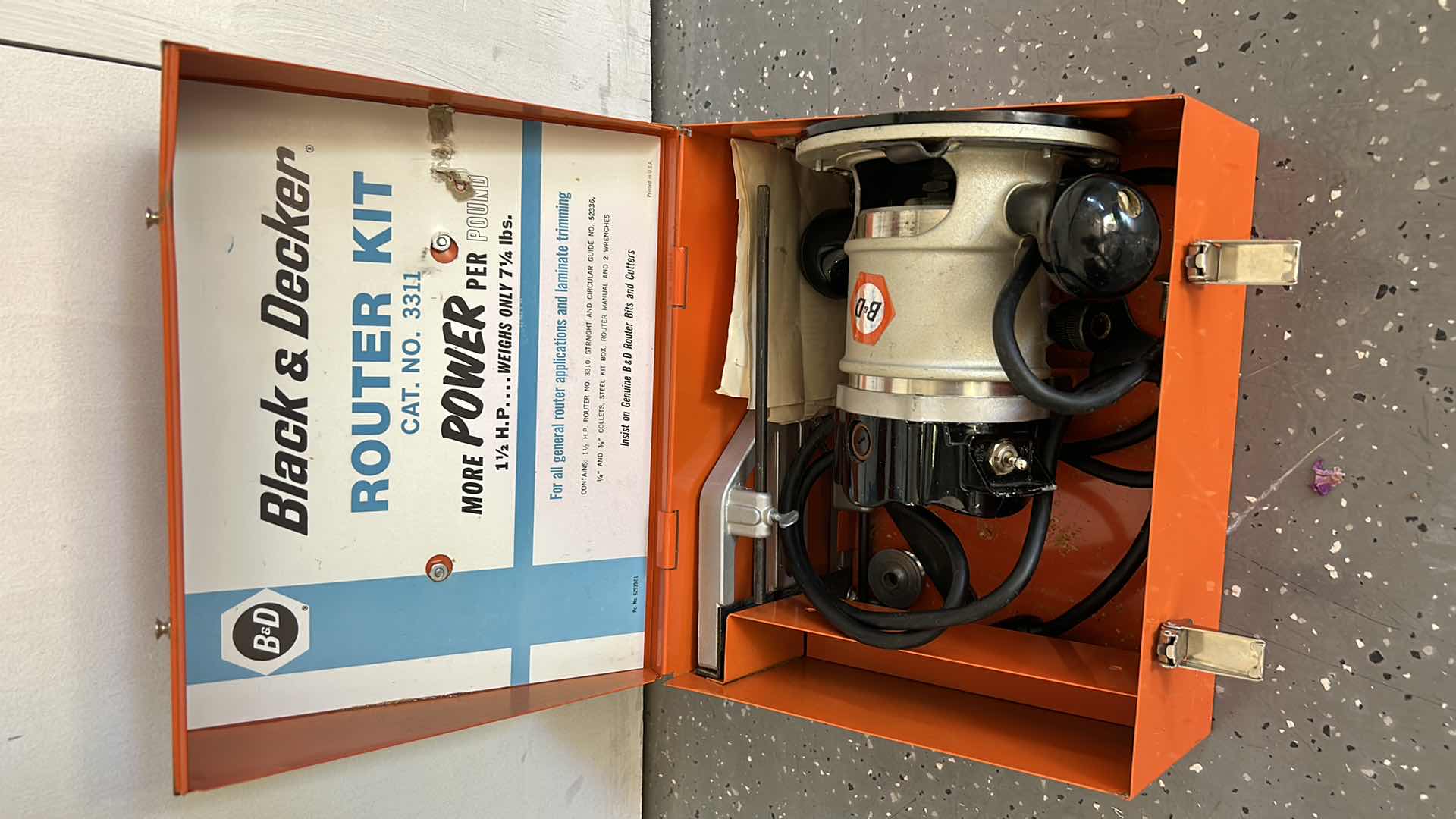 Photo 1 of BLACK AND DECKER ROUTER KIT