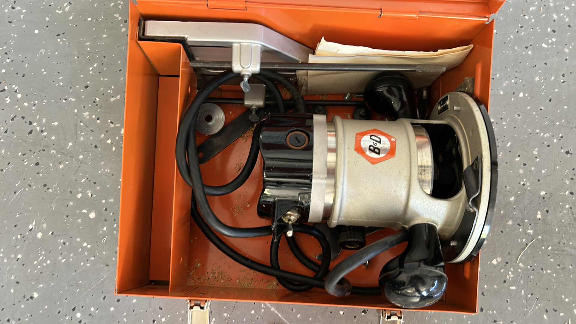 Photo 1 of BLACK AND DECKER ROUTER KIT