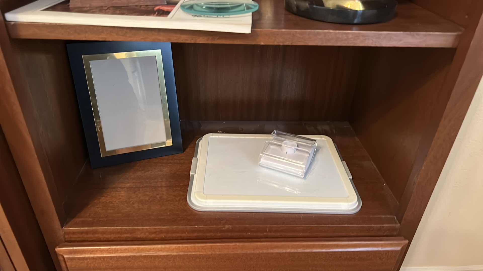 Photo 8 of CONTENTS OF BOOKSHELVES - HOME DECOR - METAL SCULPTURES , GOLF FIGURINES AND MORE