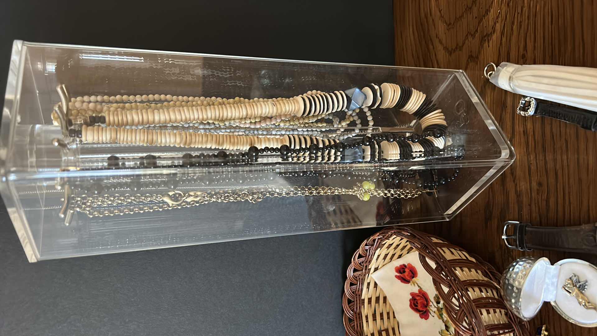 Photo 6 of Jewelry and watch assortment