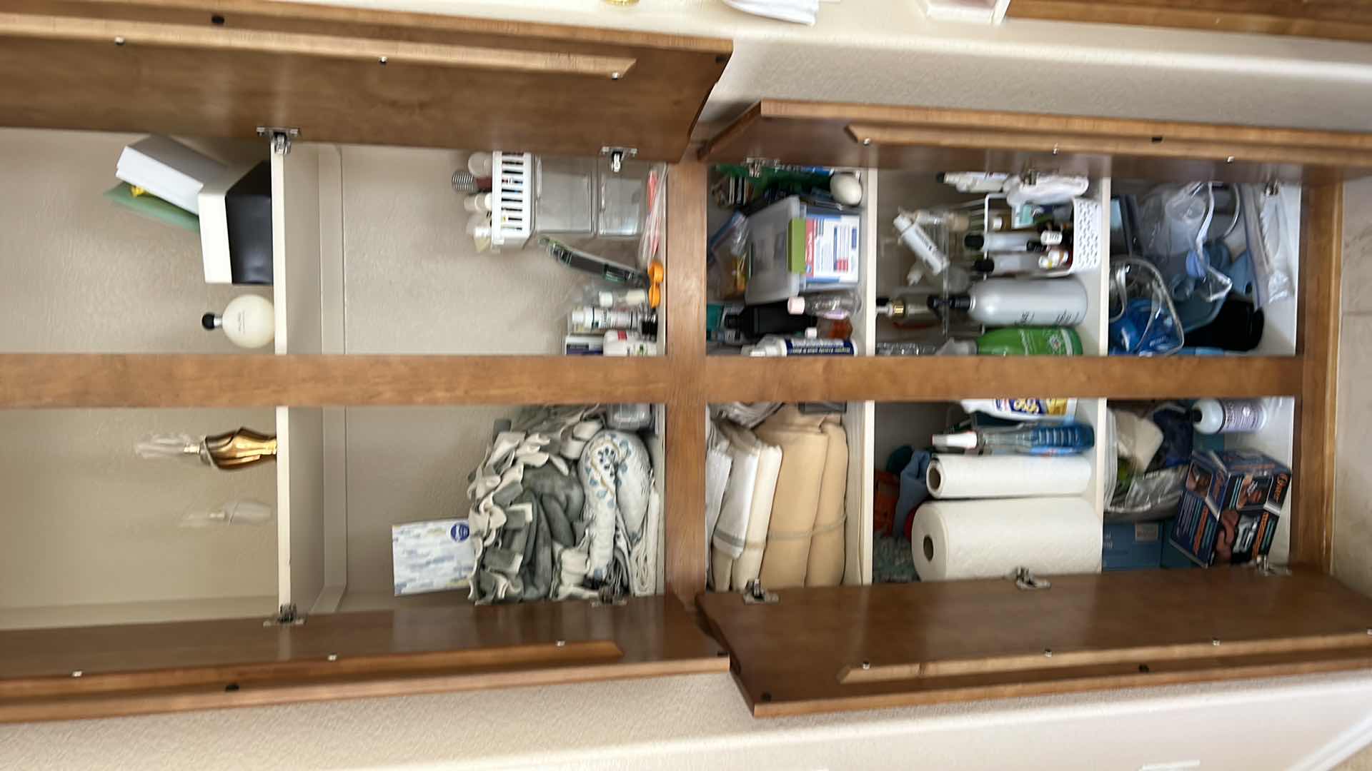 Photo 8 of Contents of bathroom cabinet