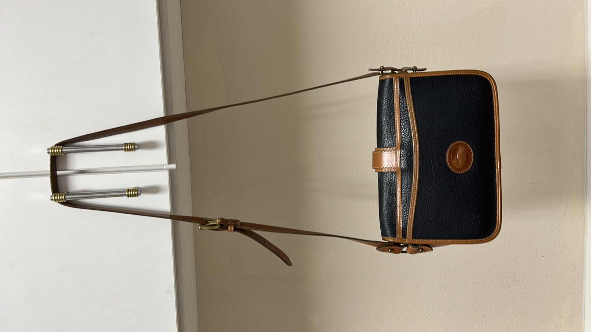 Photo 3 of 2- Dooney and Bourke leather purse/handbags