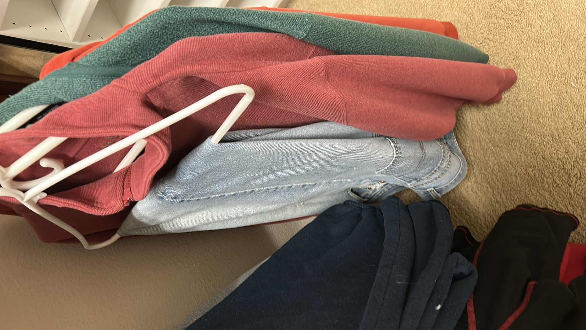 Photo 1 of Men’s clothing assortment, mostly size large