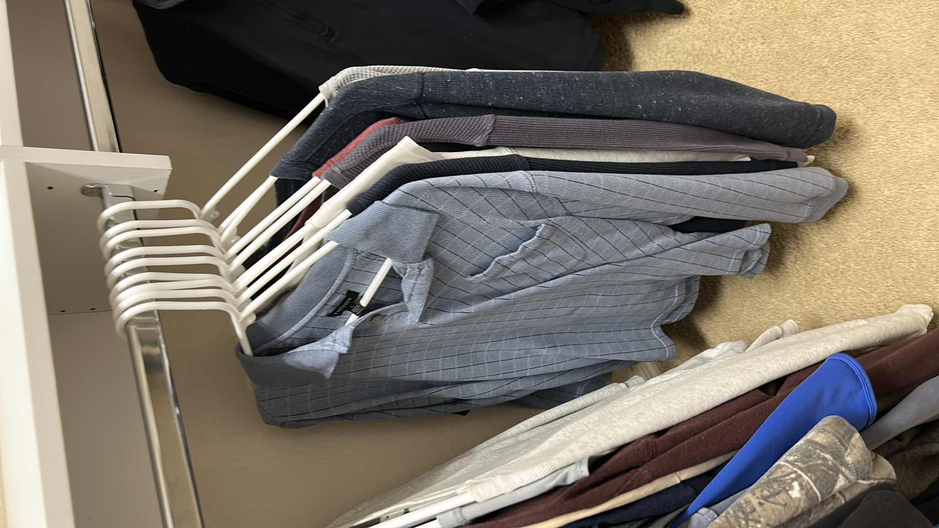 Photo 1 of Men’s clothing assortment, mostly size large