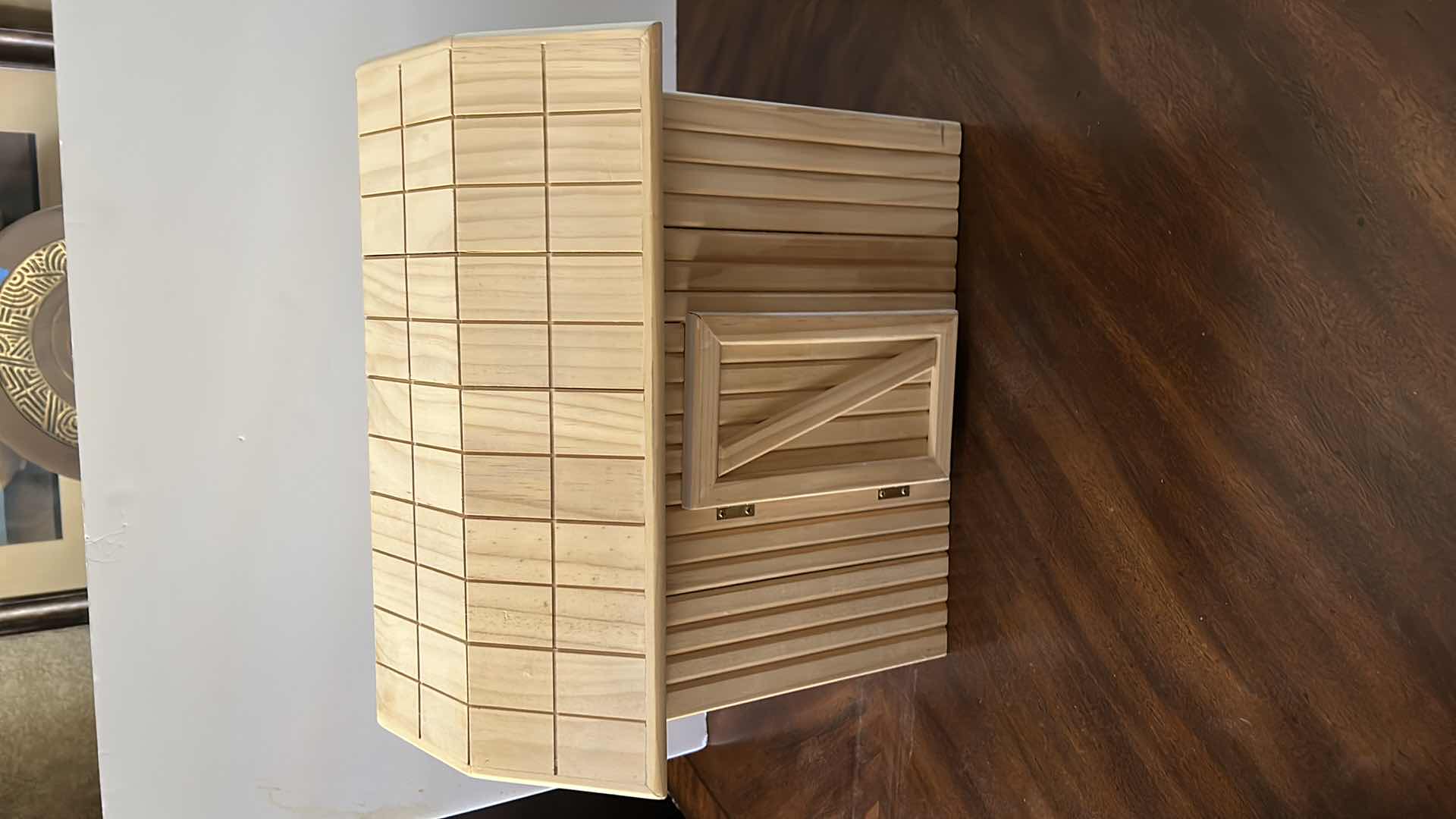 Photo 1 of CHILDS BREYER WOOD BARN WITH ACCESSORIES H14"