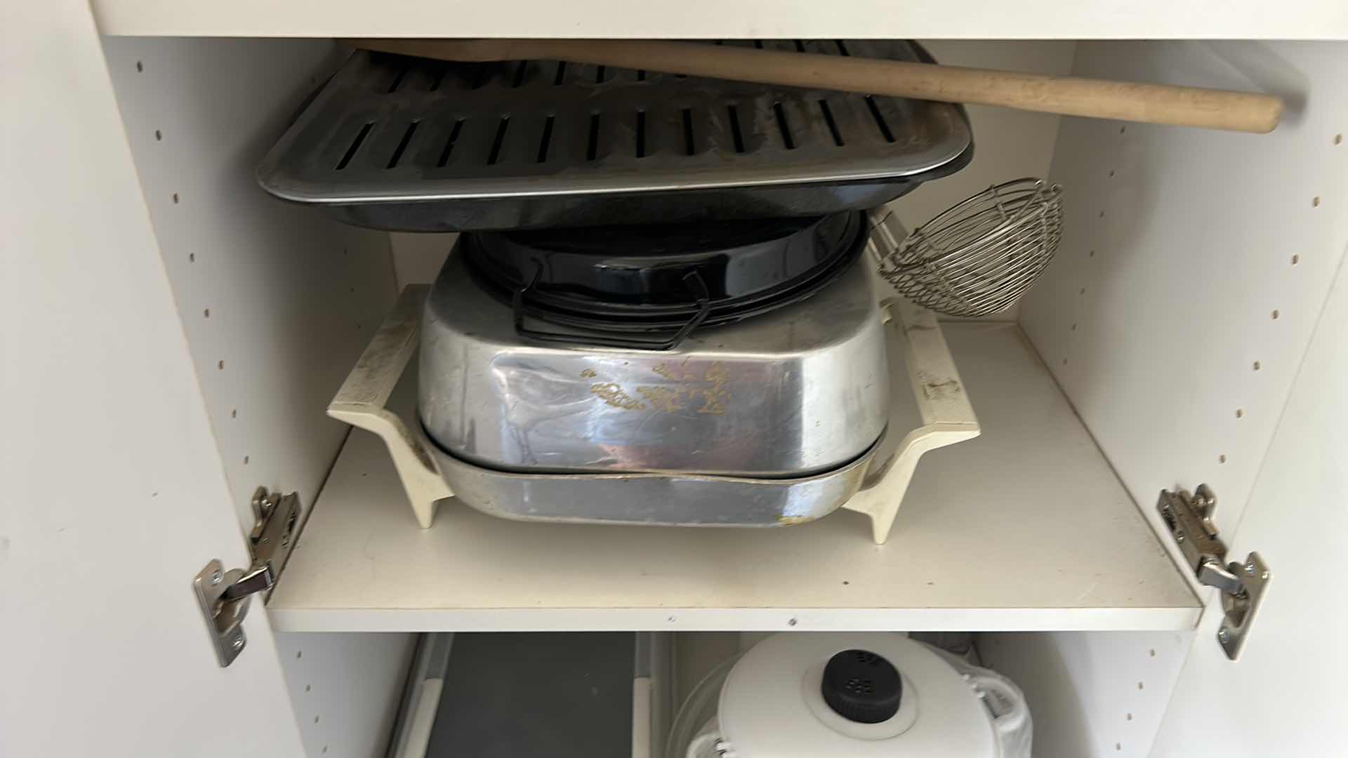 Photo 3 of CONTENTS OF CABINET