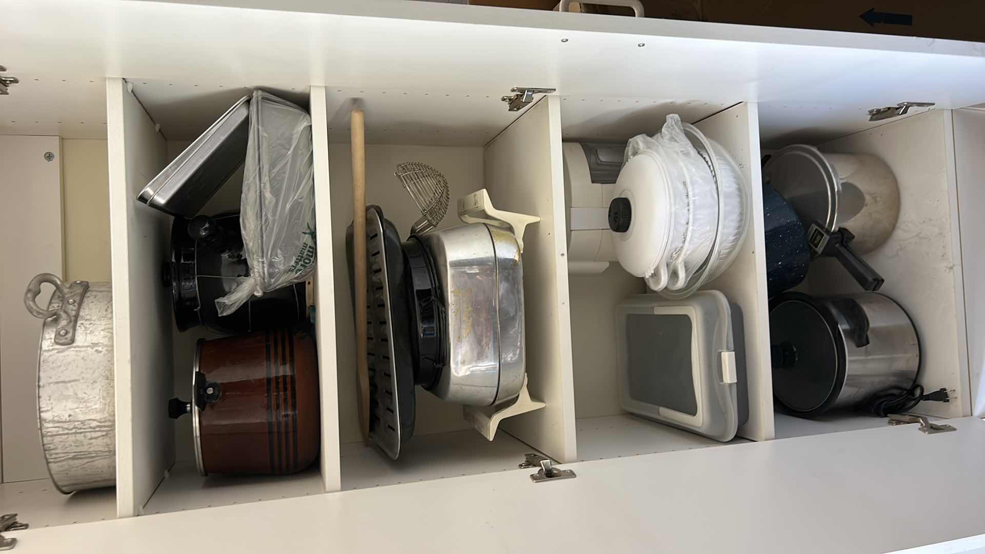 Photo 1 of CONTENTS OF CABINET