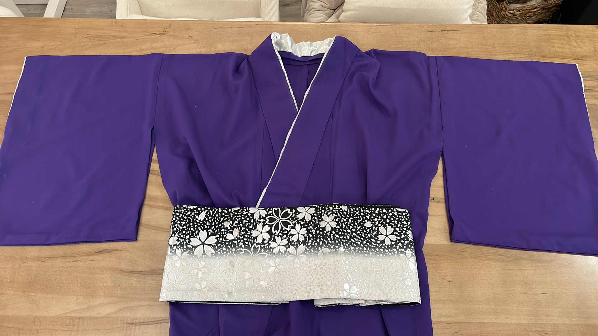 Photo 3 of  JAPANESE KIMONO W BELT