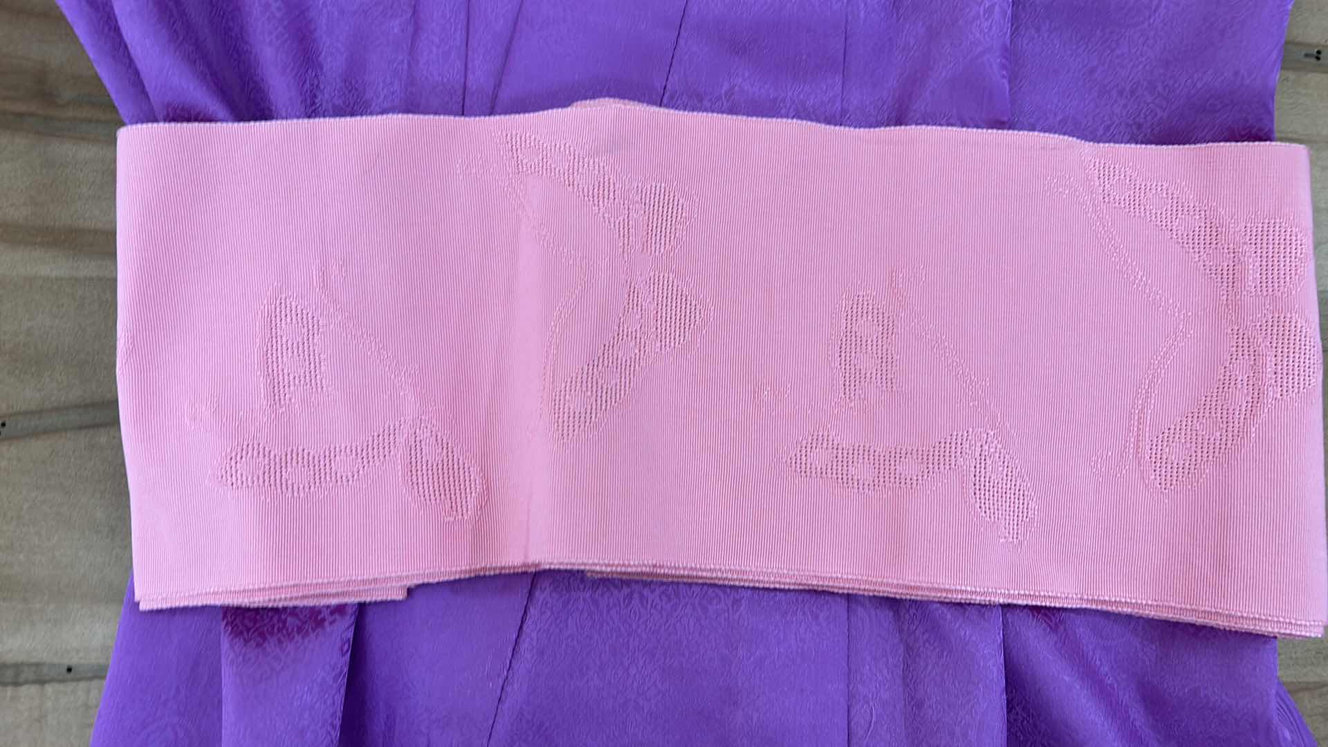 Photo 3 of  JAPANESE KIMONO W BELT