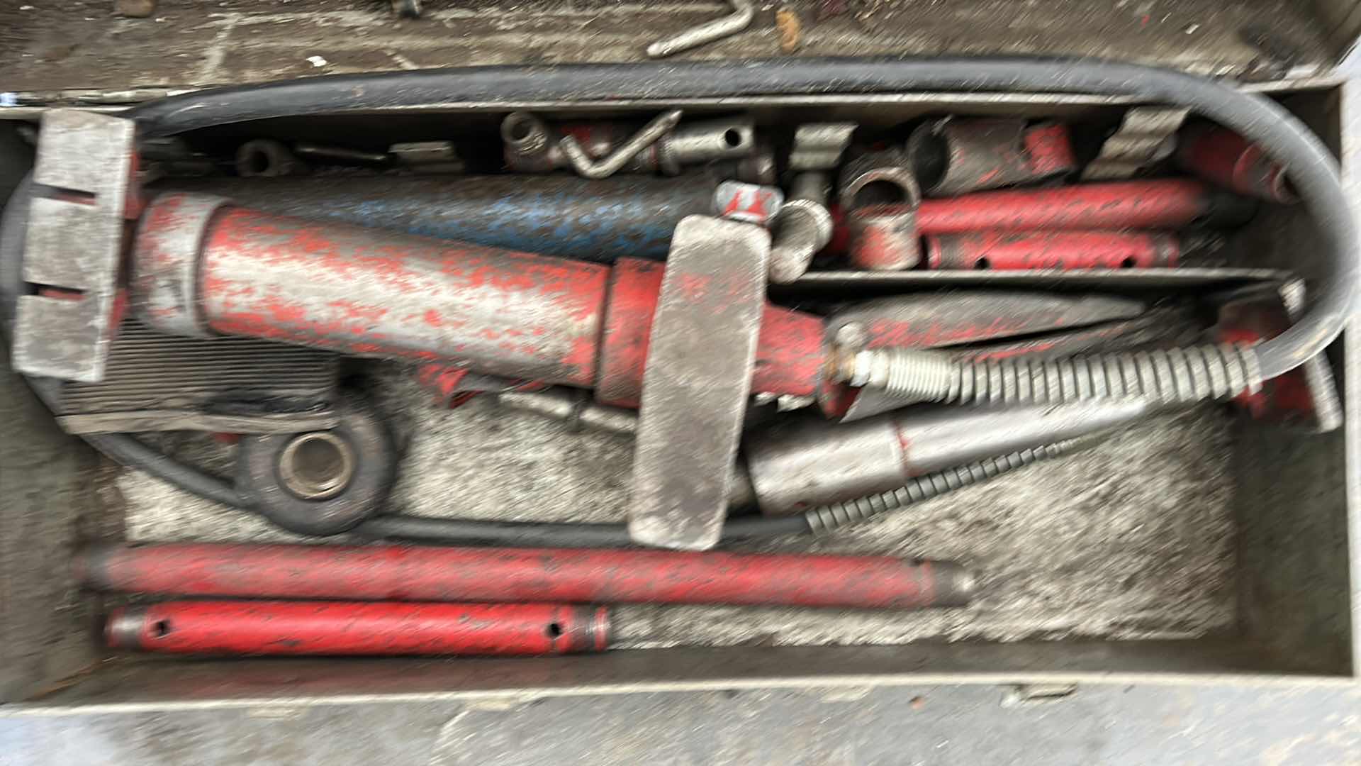 Photo 1 of 4 TON HIGH POWERED AUTO BODY REPAIR KIT 