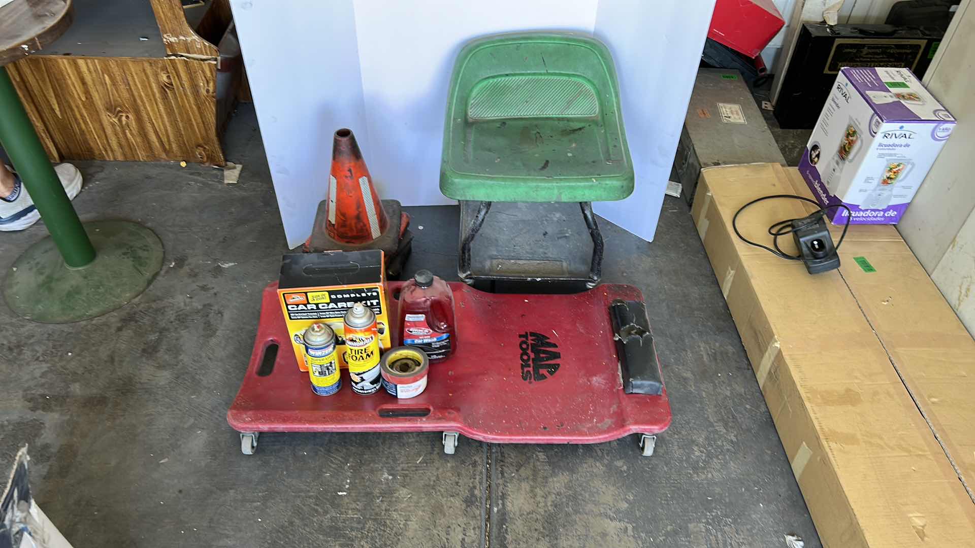 Photo 1 of CAR DETAILING AND CAR MECHANIC TOOL ASSORTMENT