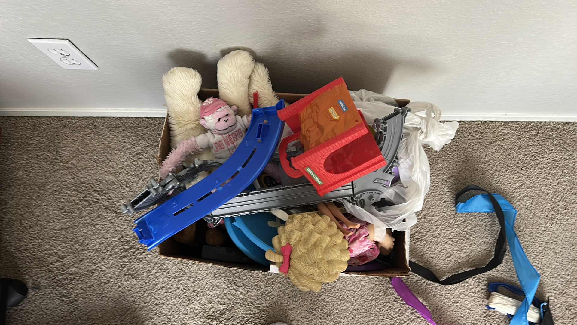 Photo 1 of BOX OF CHILDRENS TOYS AND KITE