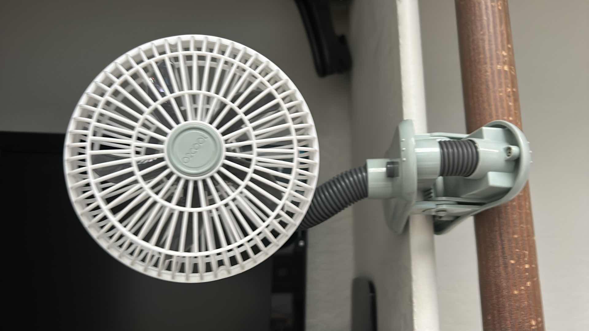 Photo 1 of ELECTRONICS- HP MONITOR/ CAR ATTACHMENT AND FAN