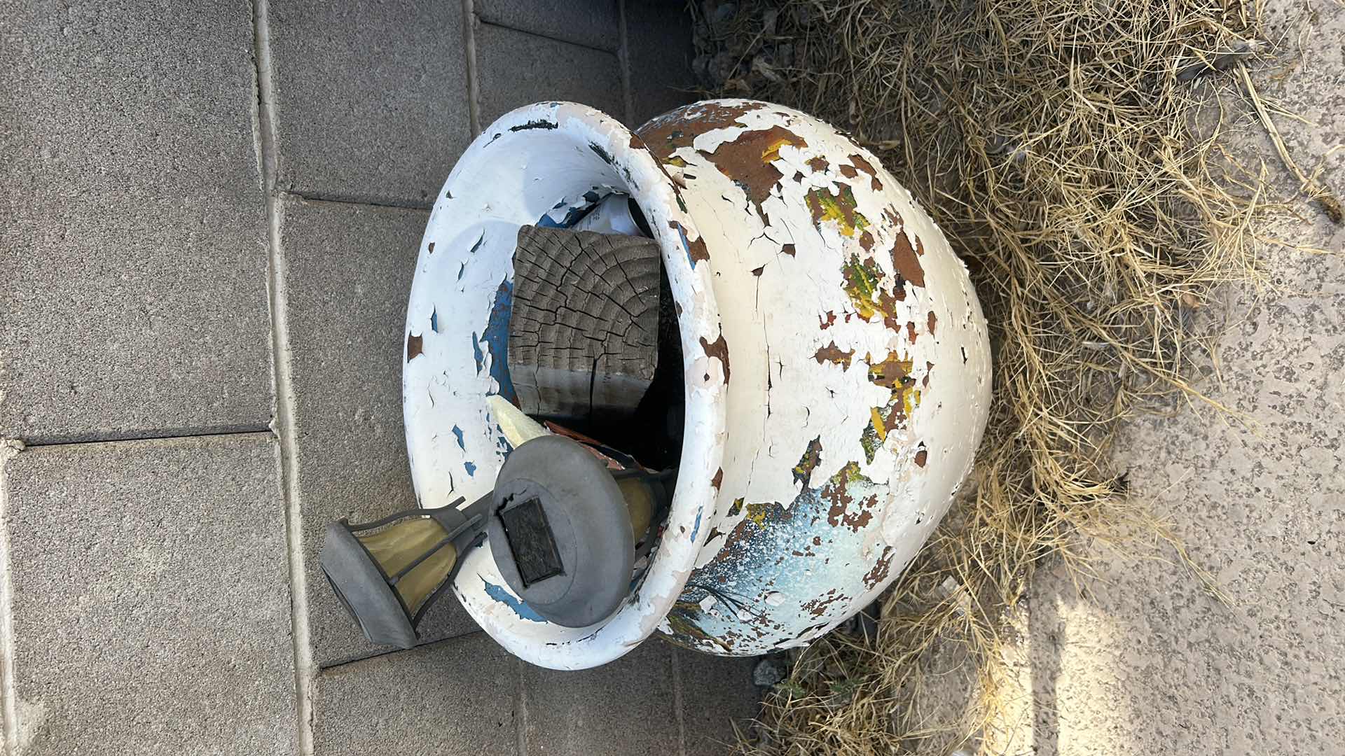 Photo 1 of LARGE HEACY CERAMIC POTTERY 