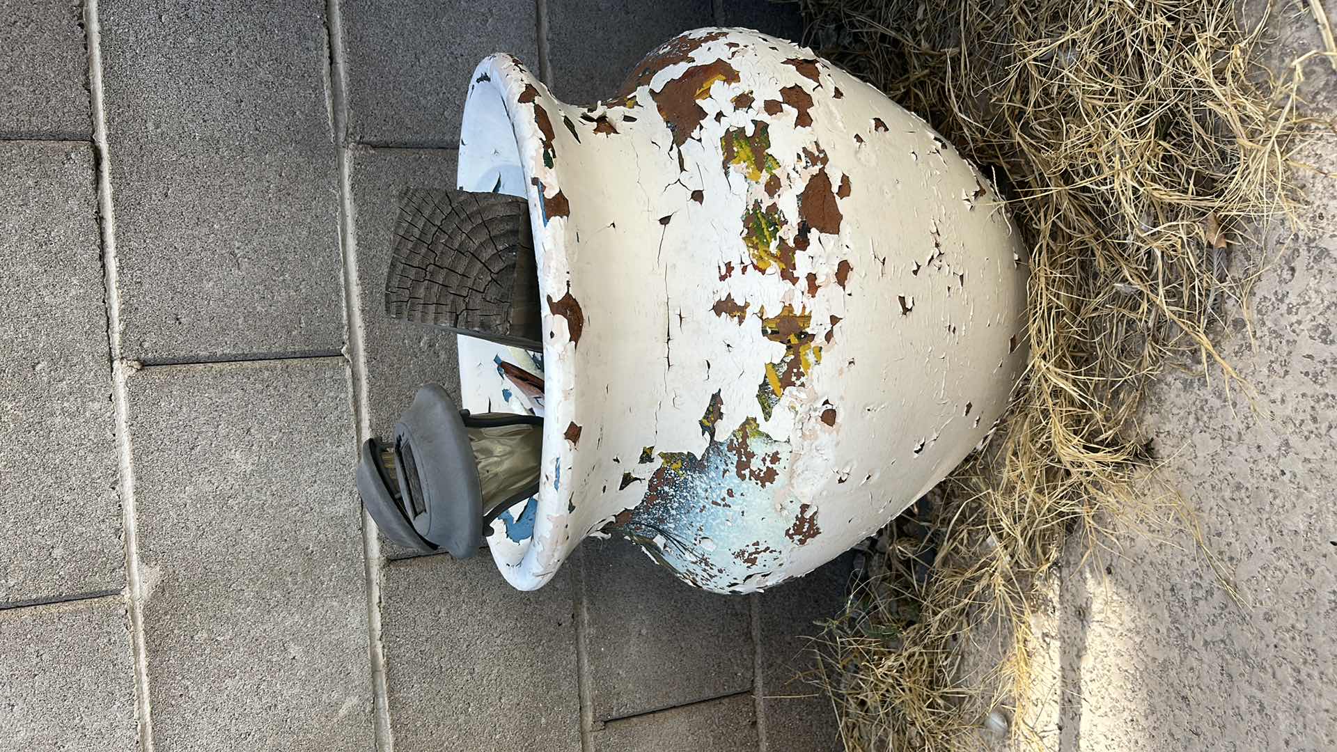 Photo 1 of LARGE HEACY CERAMIC POTTERY 