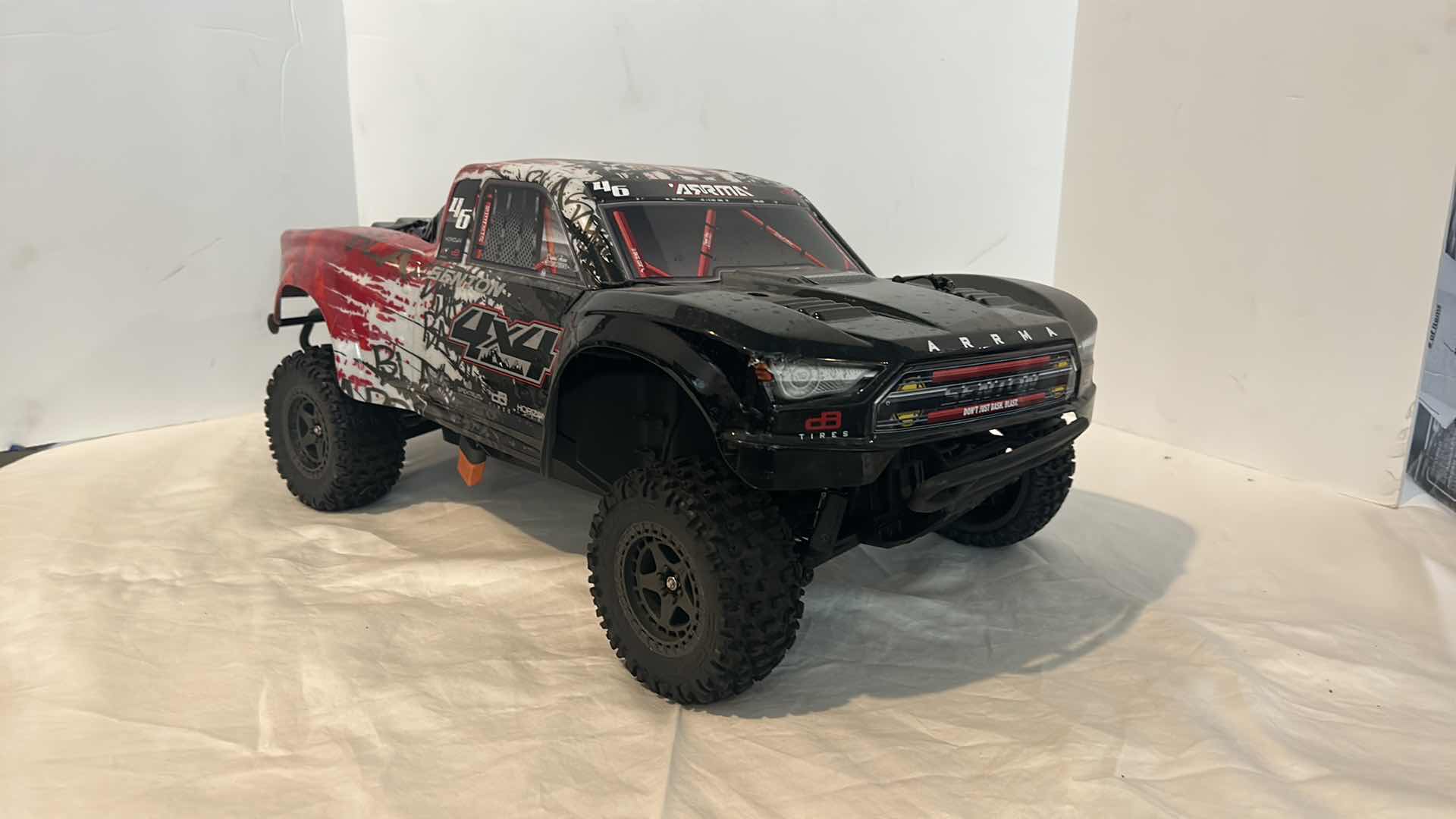 Photo 1 of REMOTE CONTROL CAR - SENTON 4x4 3S with BATTERY
