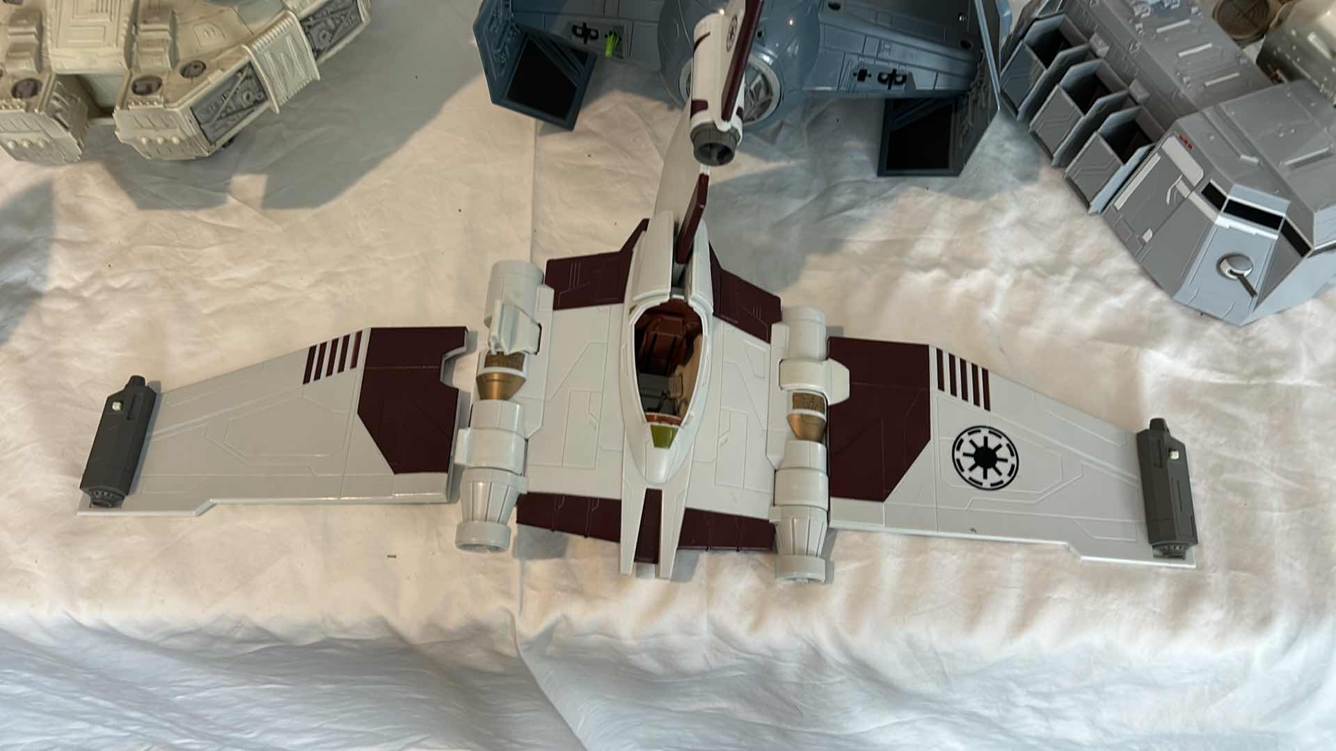 Photo 4 of CRATE WITH COLLECTIBLE STAR WARS MODELS