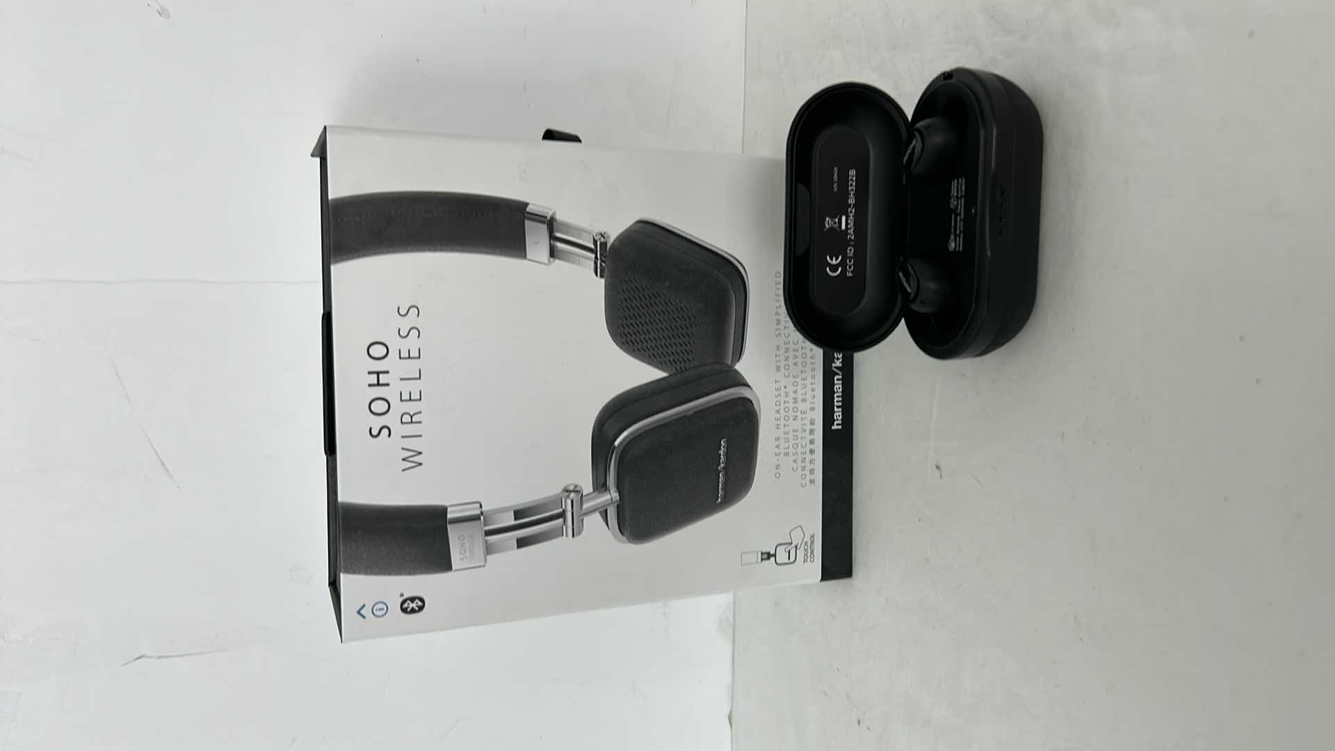 Photo 5 of WIRELESS EARPHONES AND WIRELESS EARBUDS