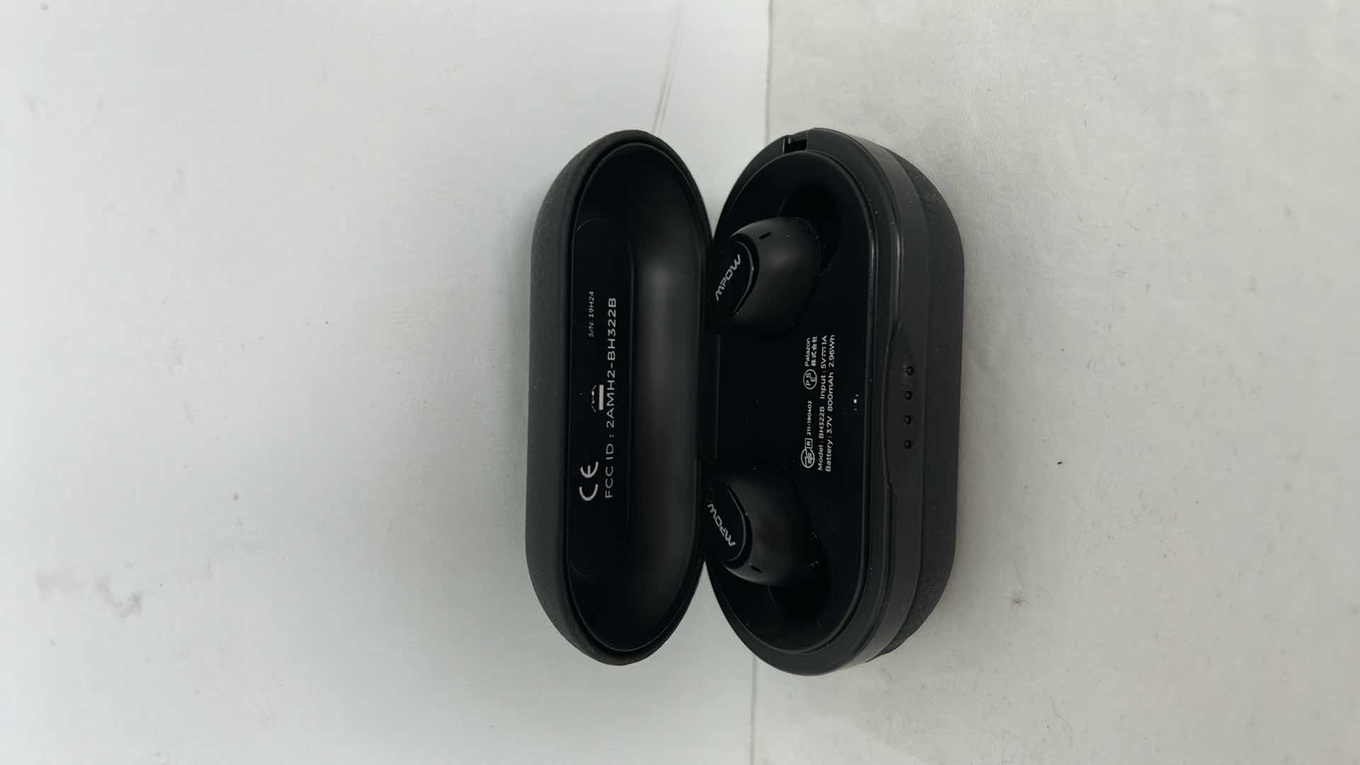 Photo 4 of WIRELESS EARPHONES AND WIRELESS EARBUDS