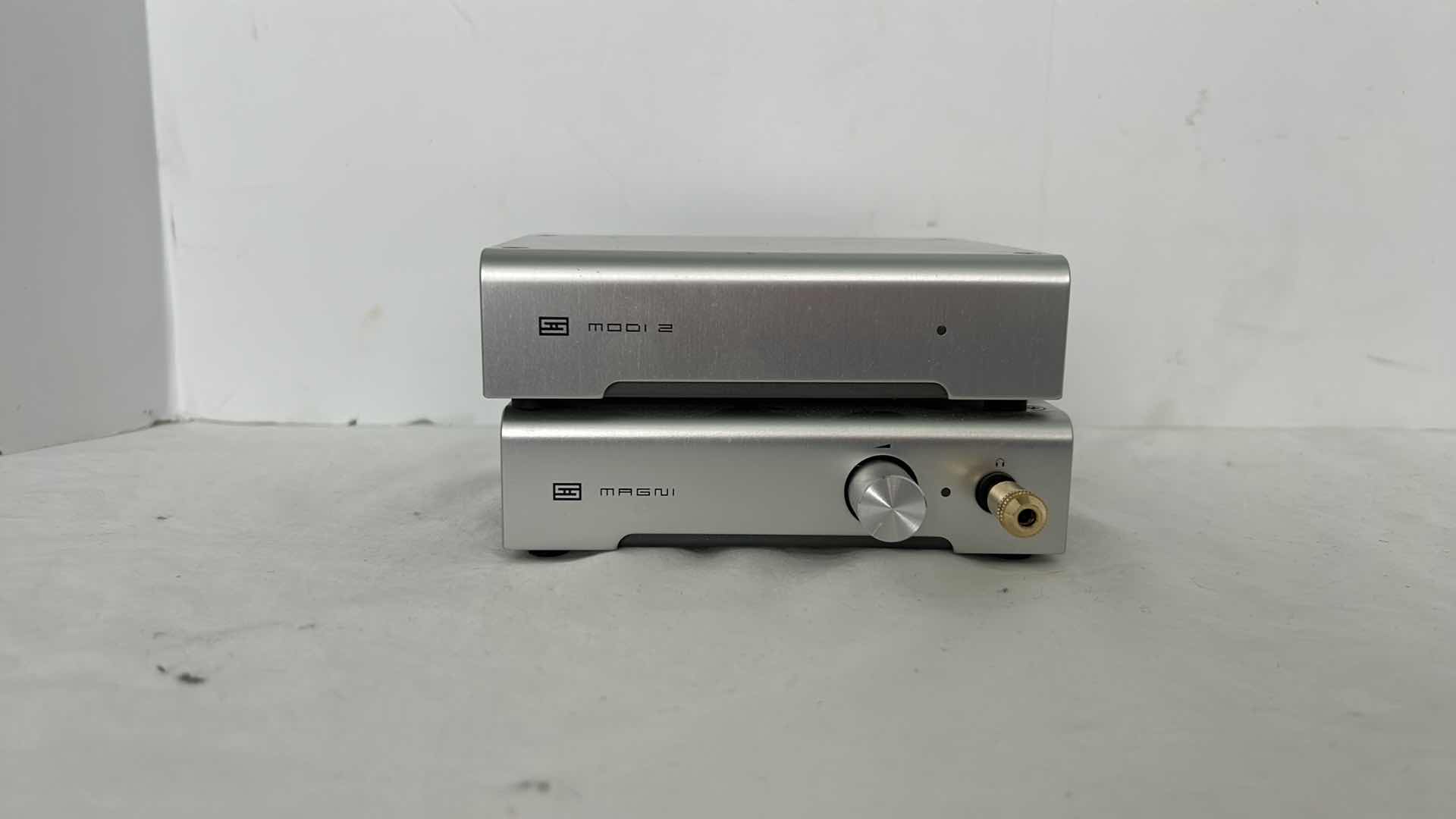 Photo 1 of Schiit Audio Headphone Amp/DAC combo. Magni 3 + Modi 2 W AC ADAPTER 
$200