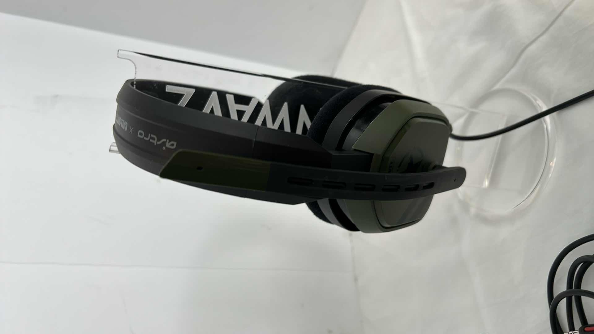 Photo 1 of CALL OF DUTY ASTRO HEADSET