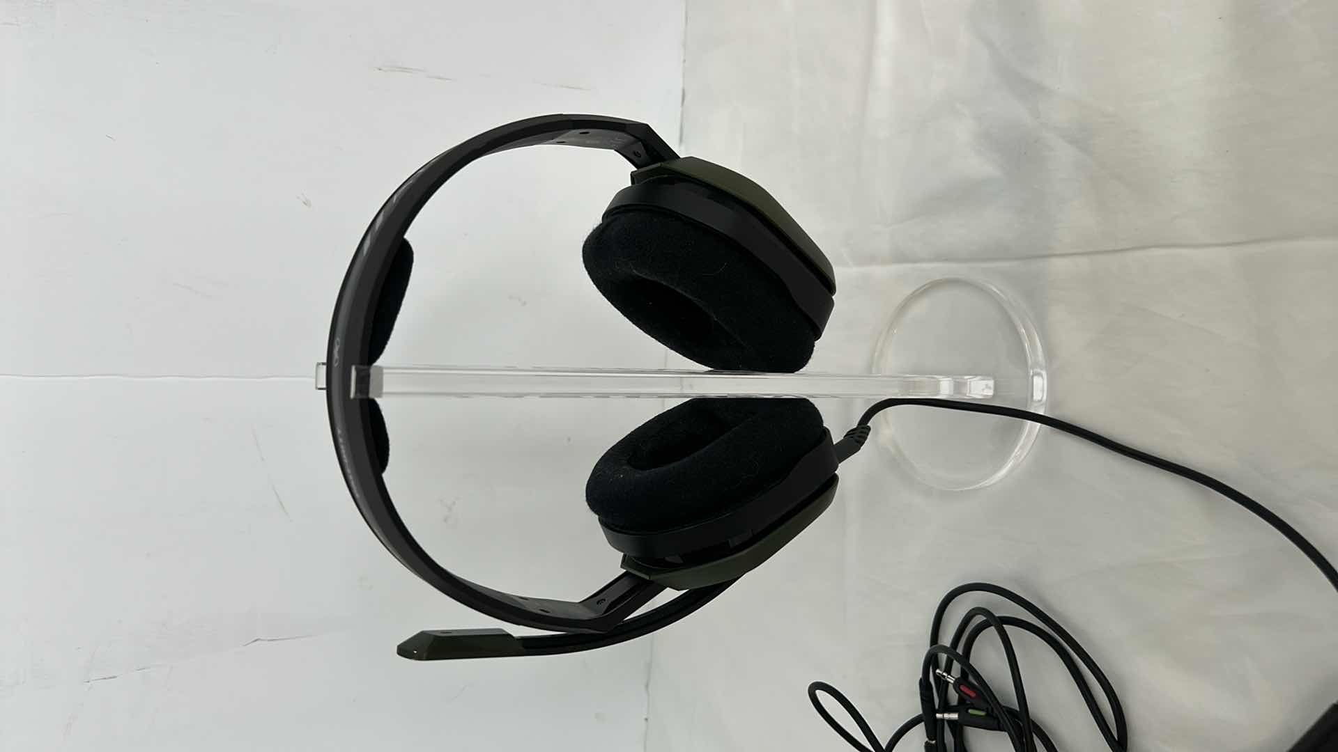 Photo 1 of CALL OF DUTY ASTRO HEADSET