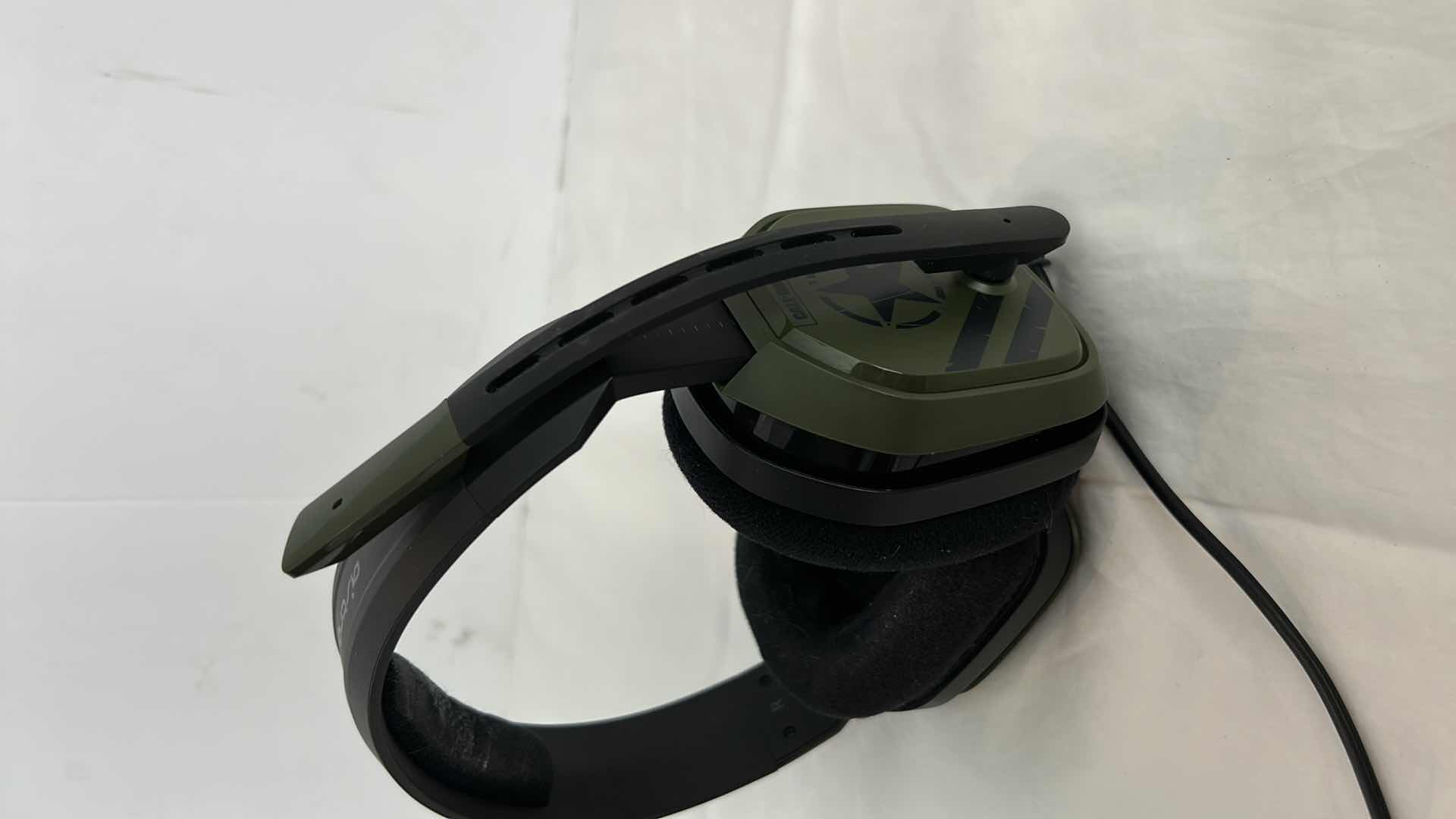 Photo 1 of CALL OF DUTY ASTRO HEADSET