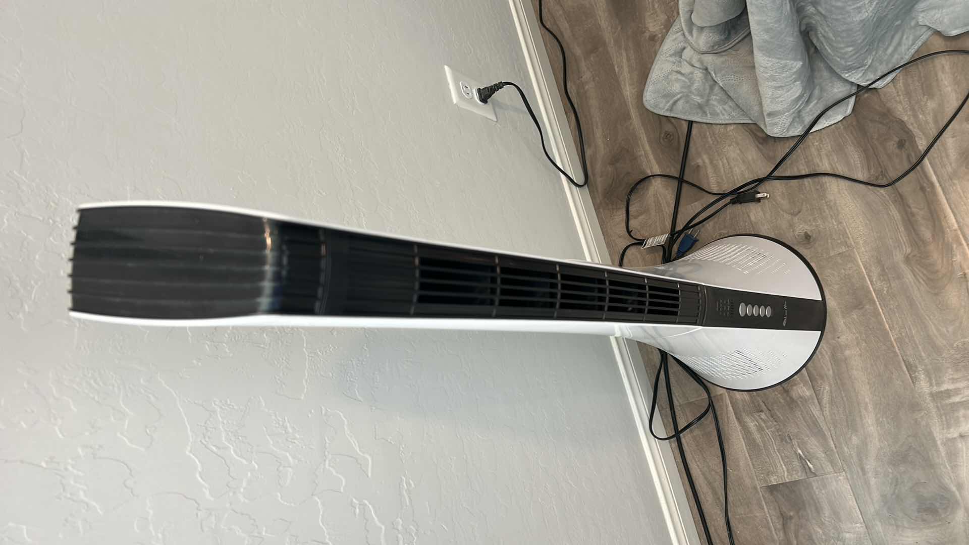 Photo 1 of LIVE PURE TOWER FAN