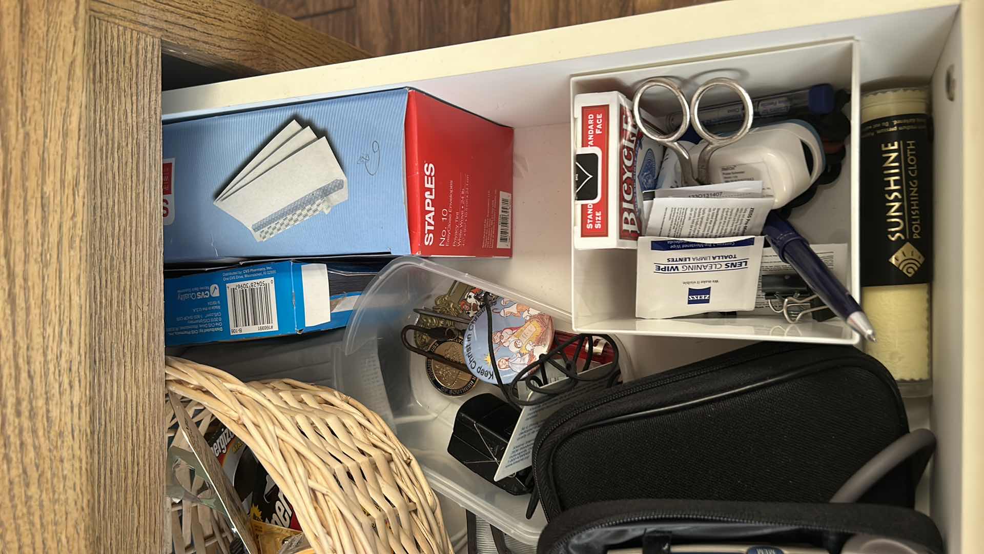 Photo 5 of CONTENTS OF DRAWER