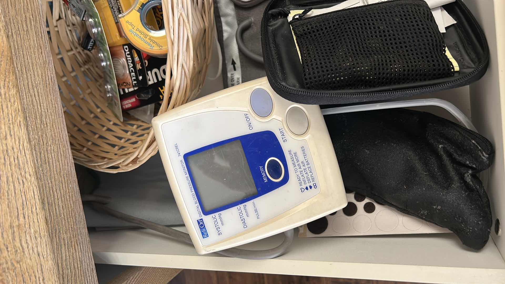 Photo 2 of CONTENTS OF DRAWER