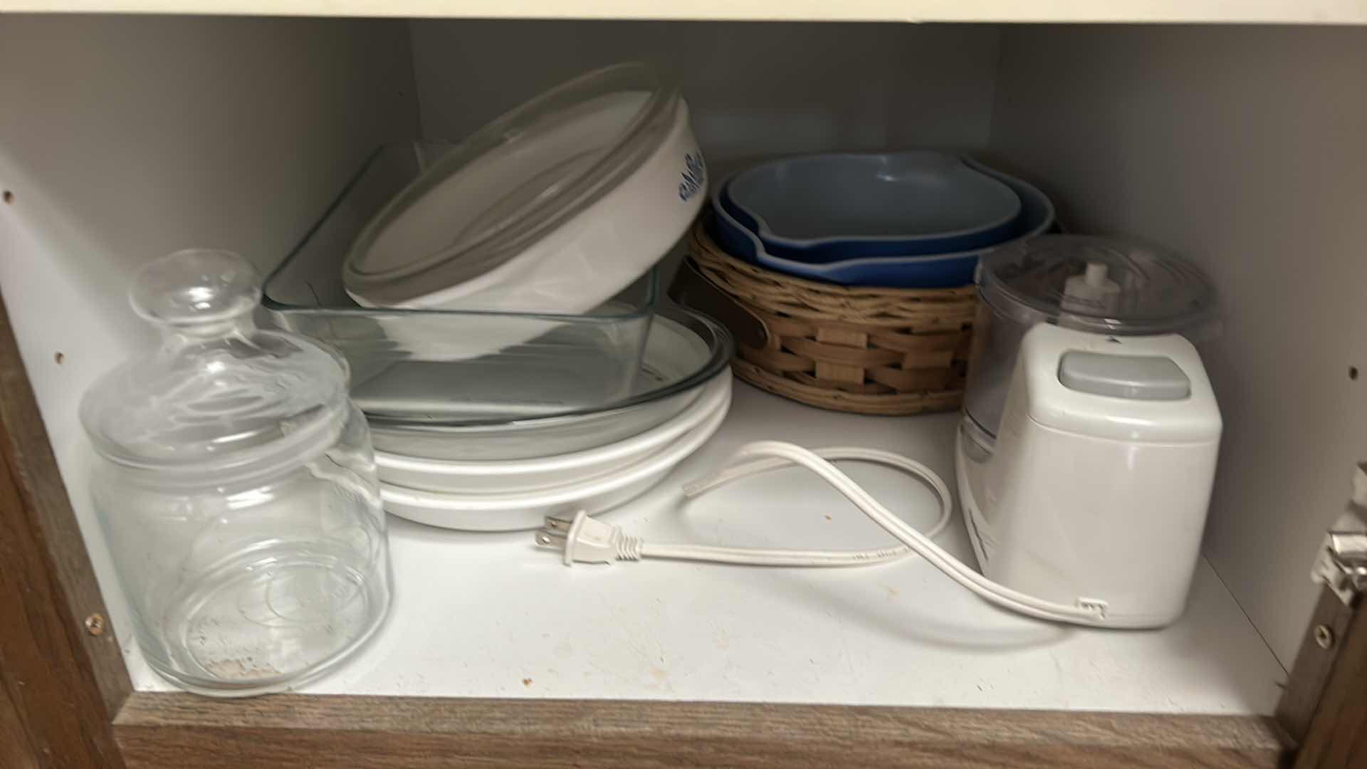 Photo 4 of CONTENTS OF KITCHEN CABINET AND DRAWER