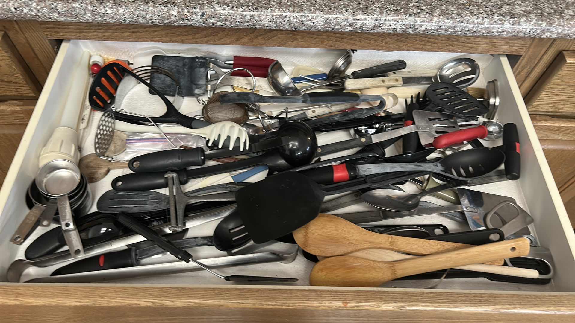 Photo 1 of CONTENTS OF KITCHEN DRAWER