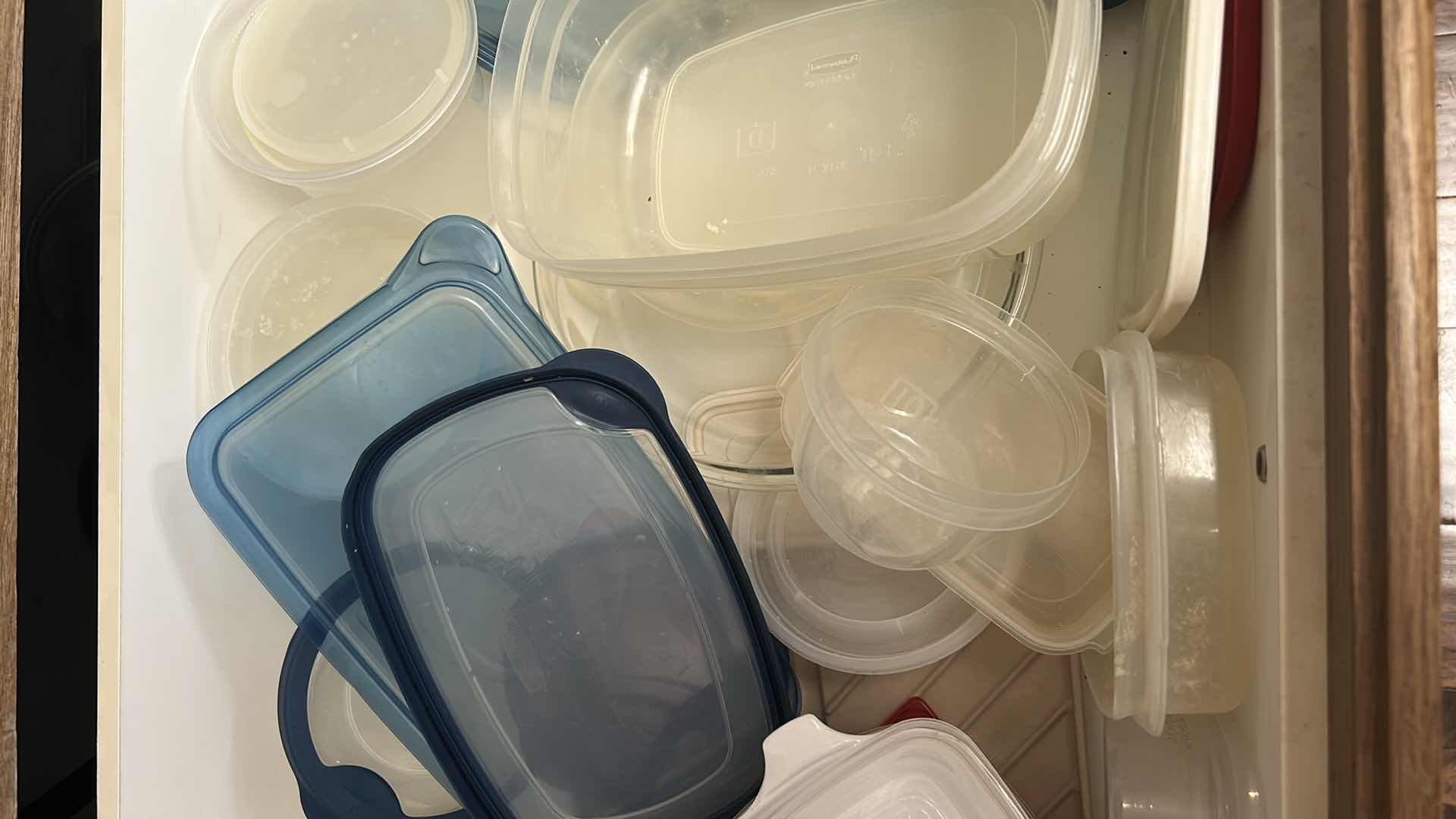 Photo 3 of CONTENTS OF KITCHEN DRAWER