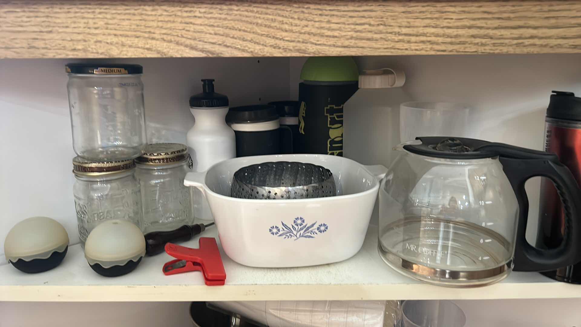 Photo 1 of CONTENTS OF CABINET